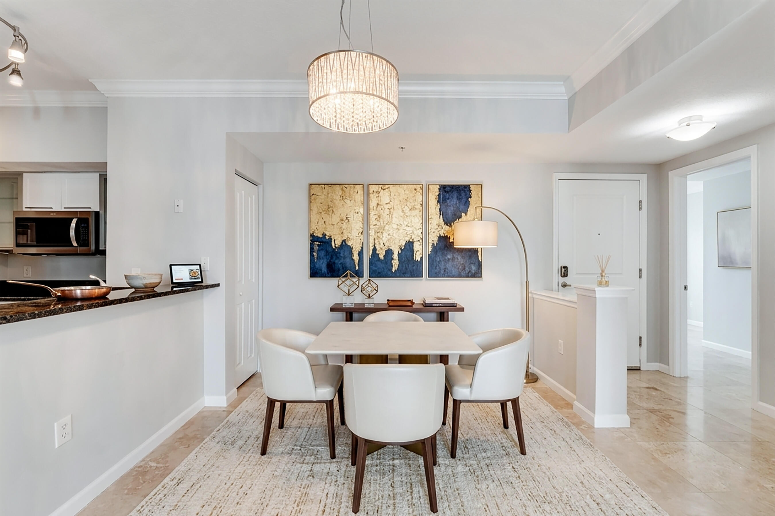 225 NE 1st Street 409 (Ph-09)