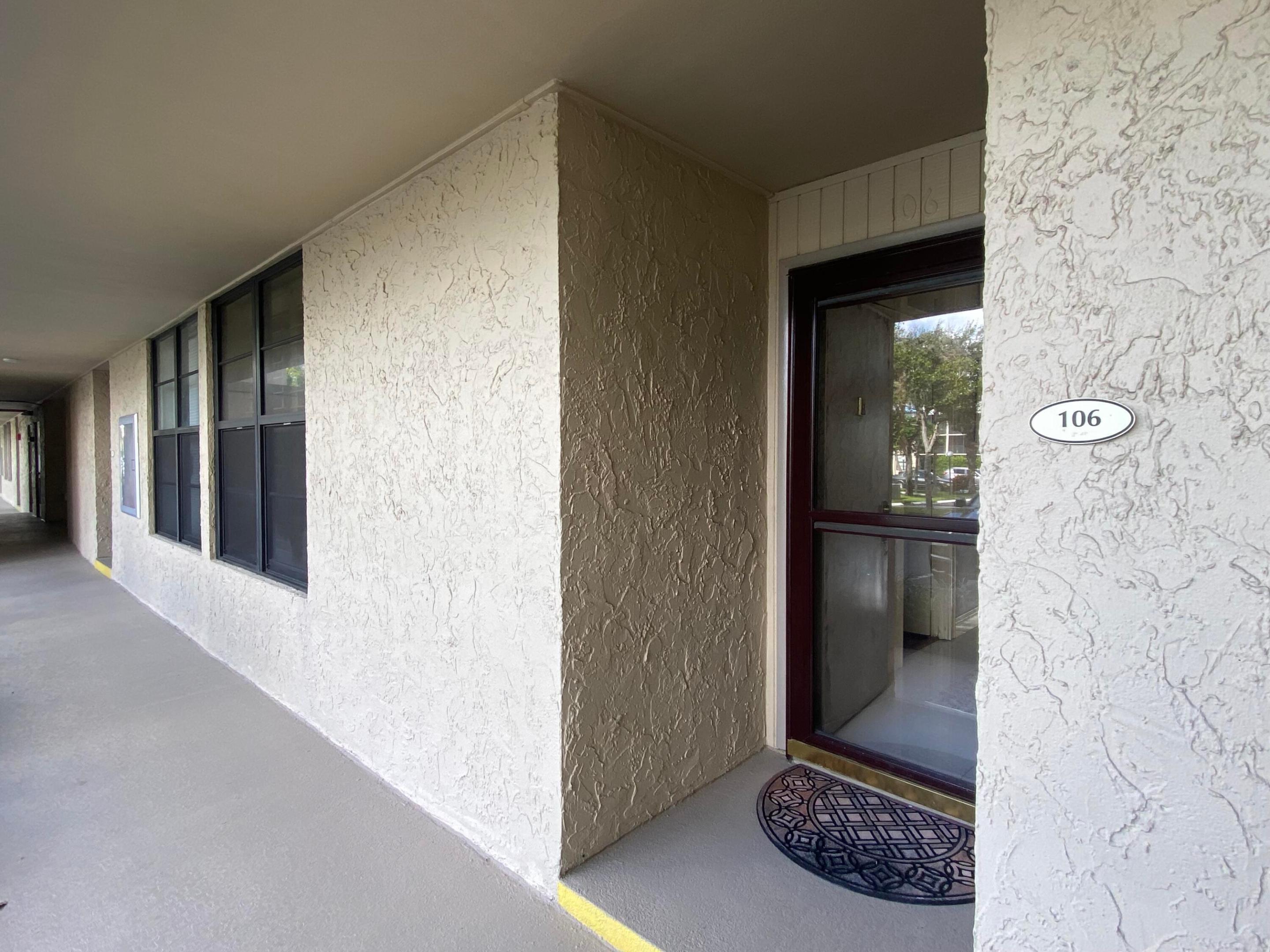 14 Royal Palm Way 106 Property Photo 2
