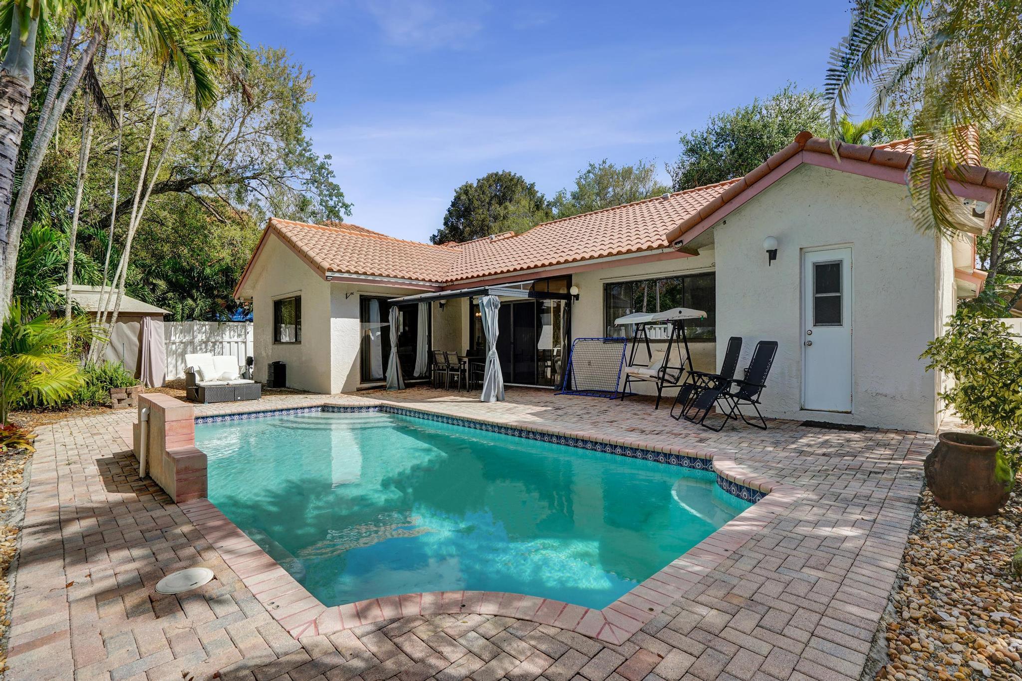 10527 Zurich Street Property Photo 1