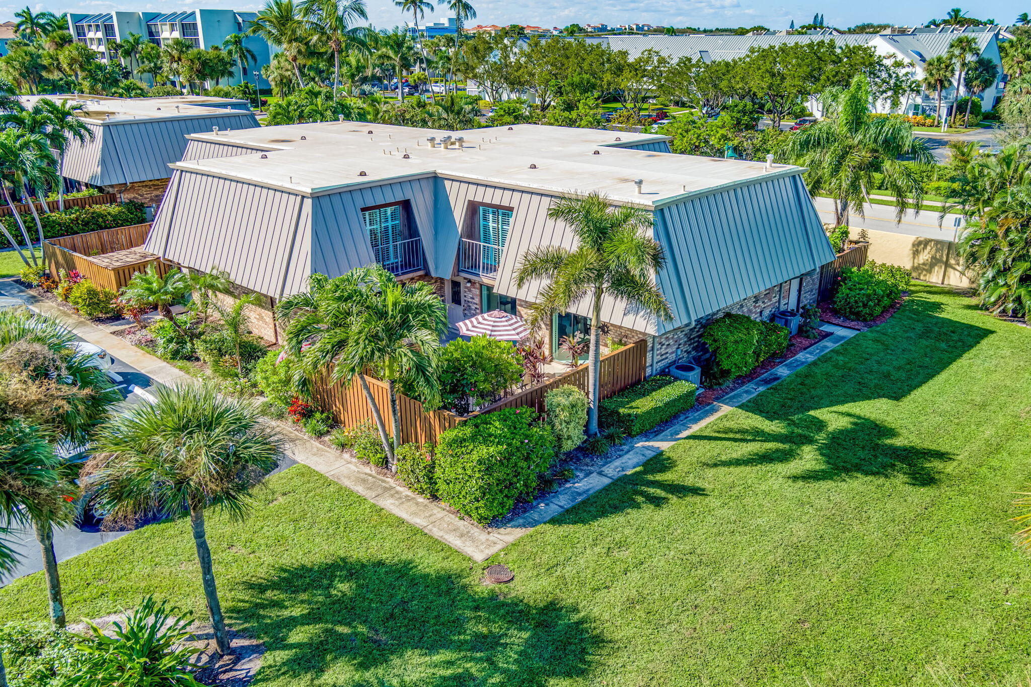 1420 Ocean Way 23c Property Photo 1
