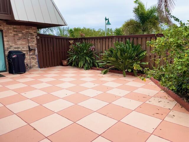 1420 Ocean Way 23c Property Photo 15