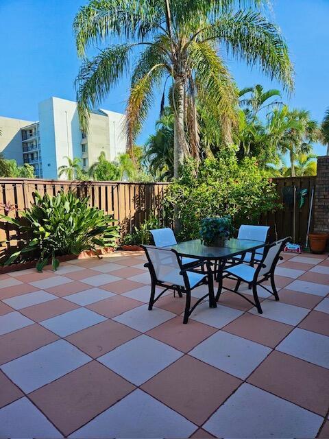 1420 Ocean Way 23c Property Photo 17