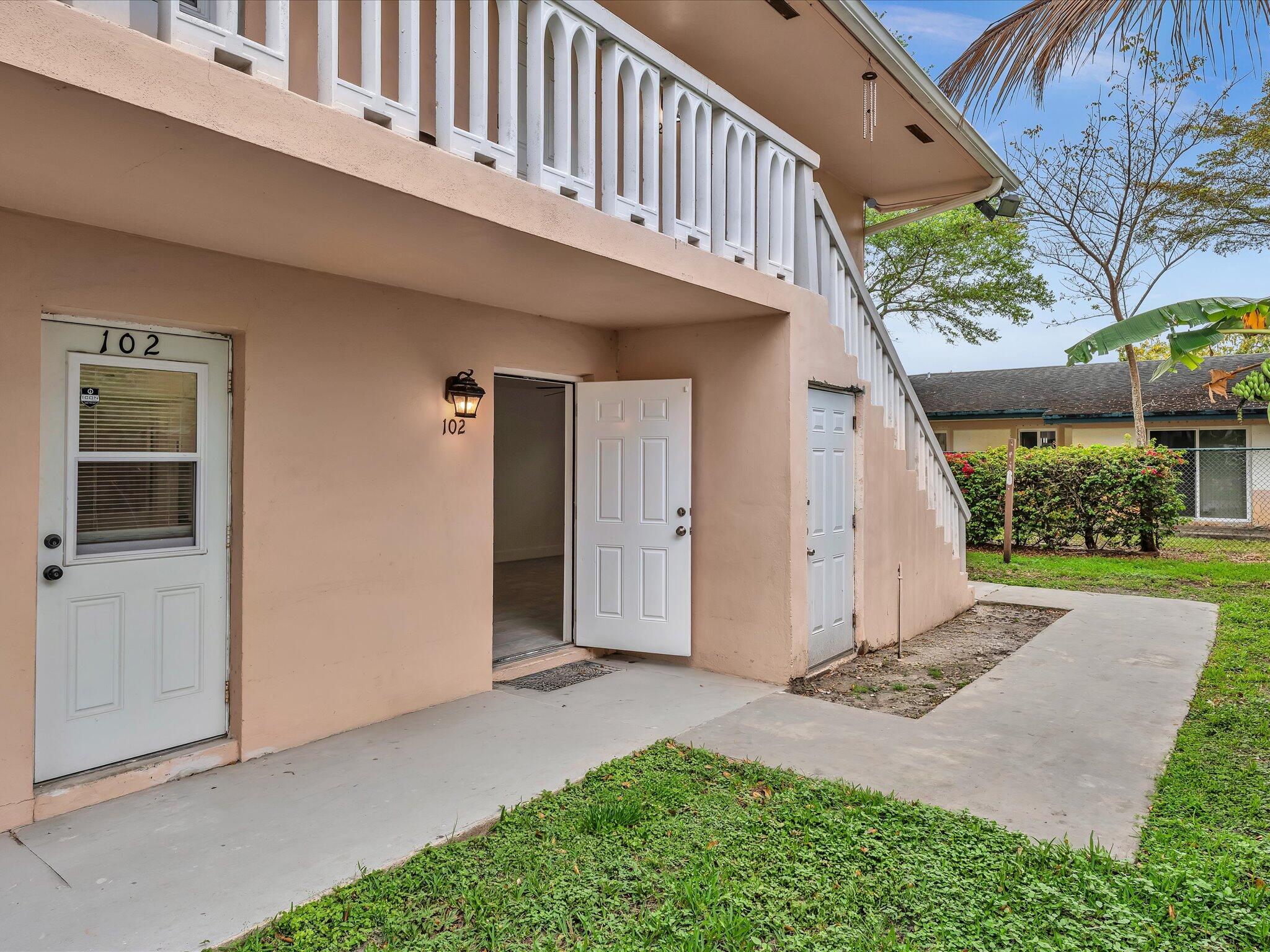 7430 Kimberly Boulevard 102d Property Photo 2