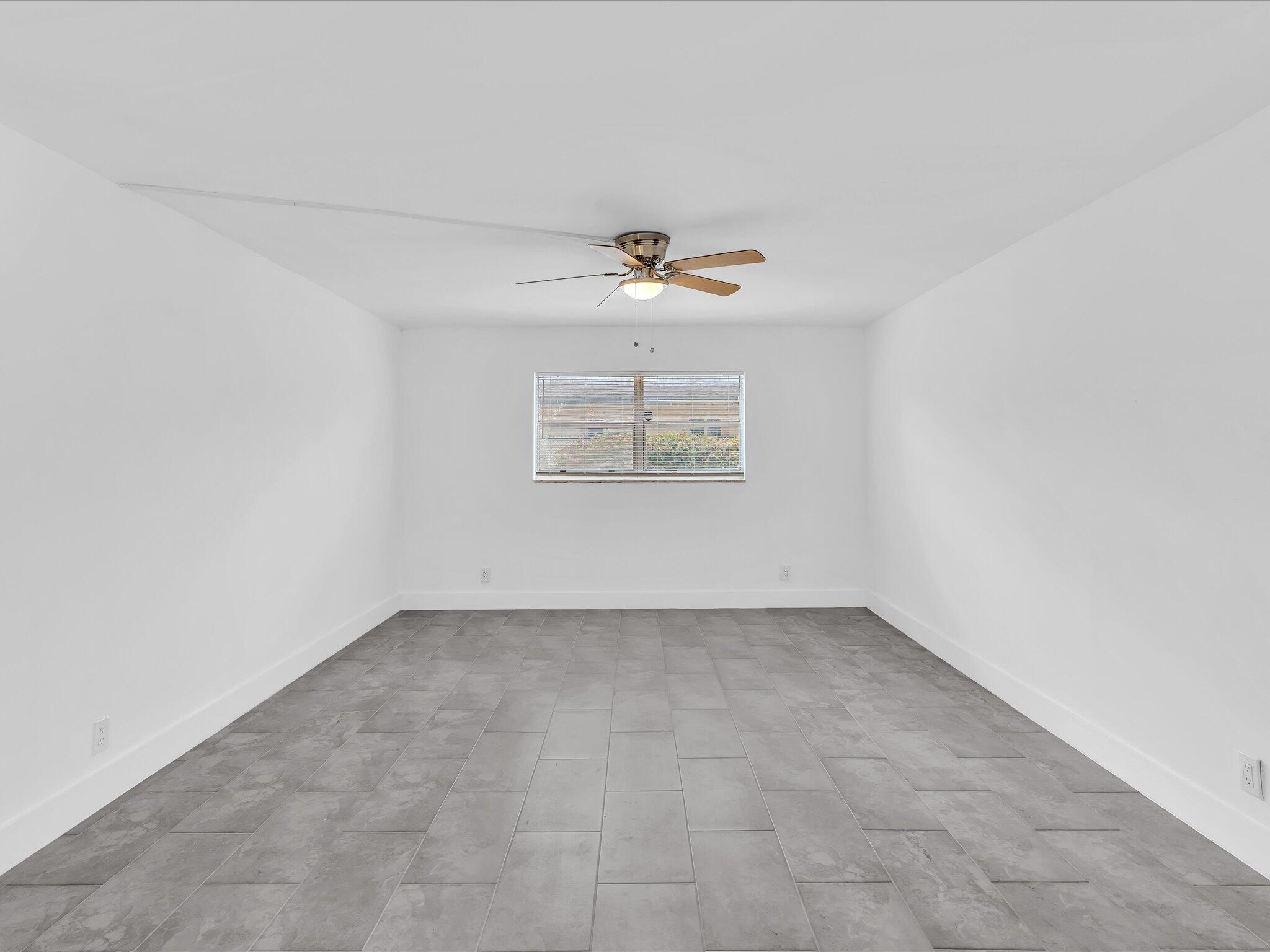 7430 Kimberly Boulevard 102d Property Photo 8