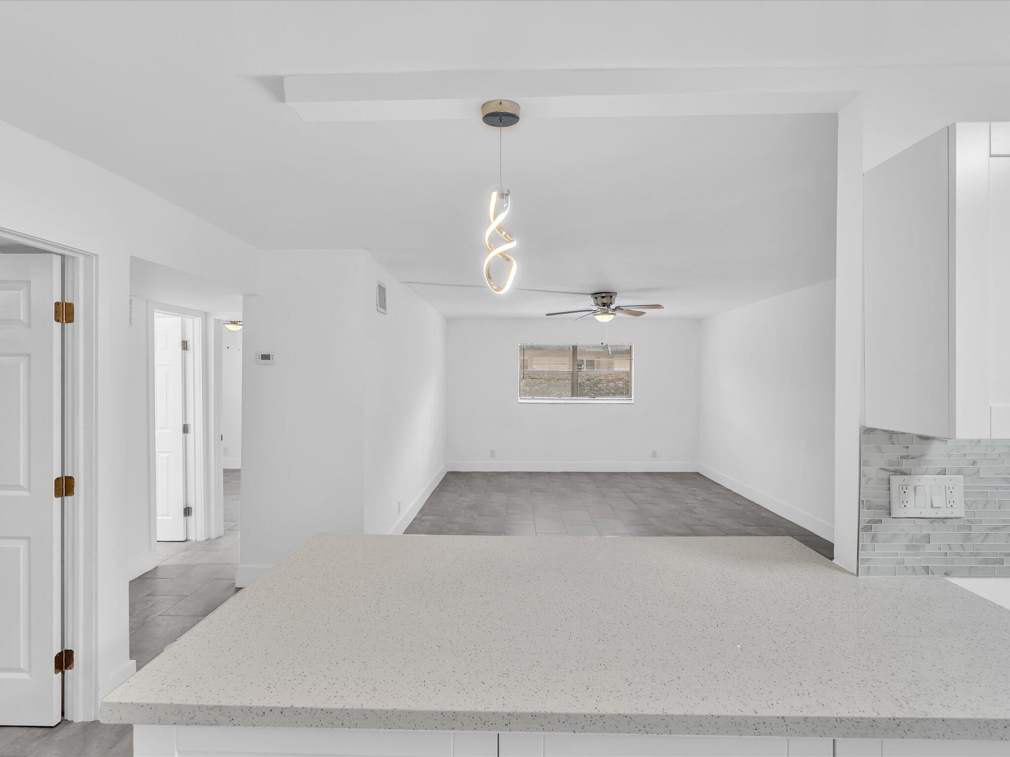 7430 Kimberly Boulevard 102d Property Photo 11