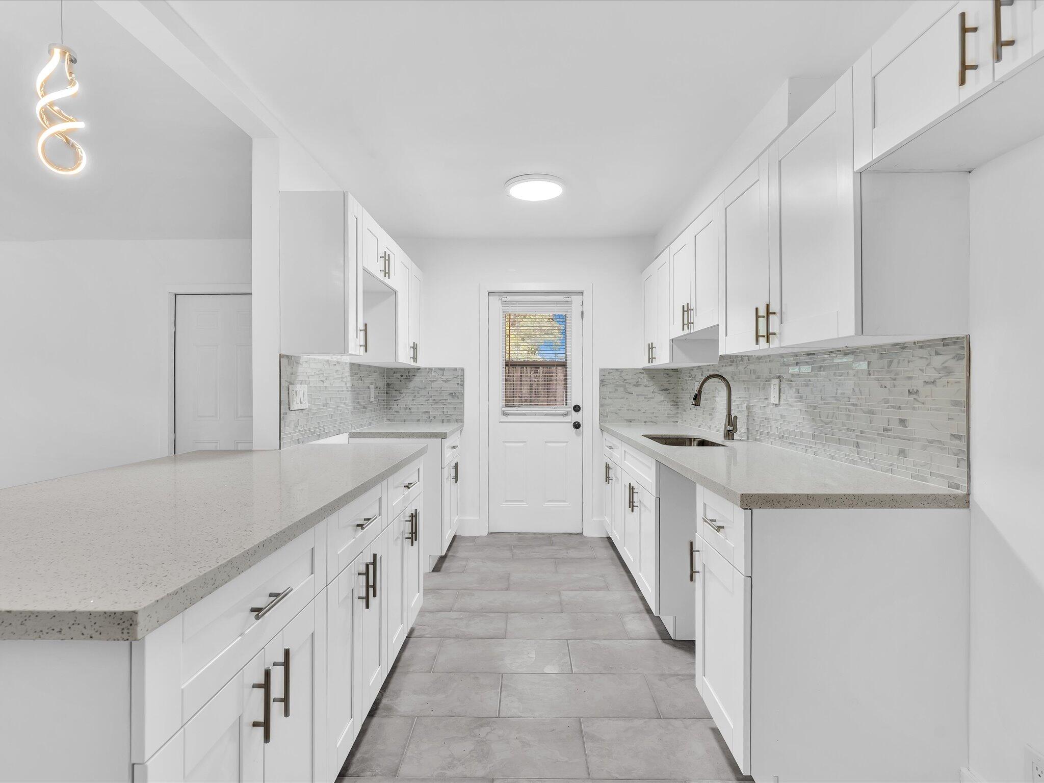 7430 Kimberly Boulevard 102d Property Photo 13