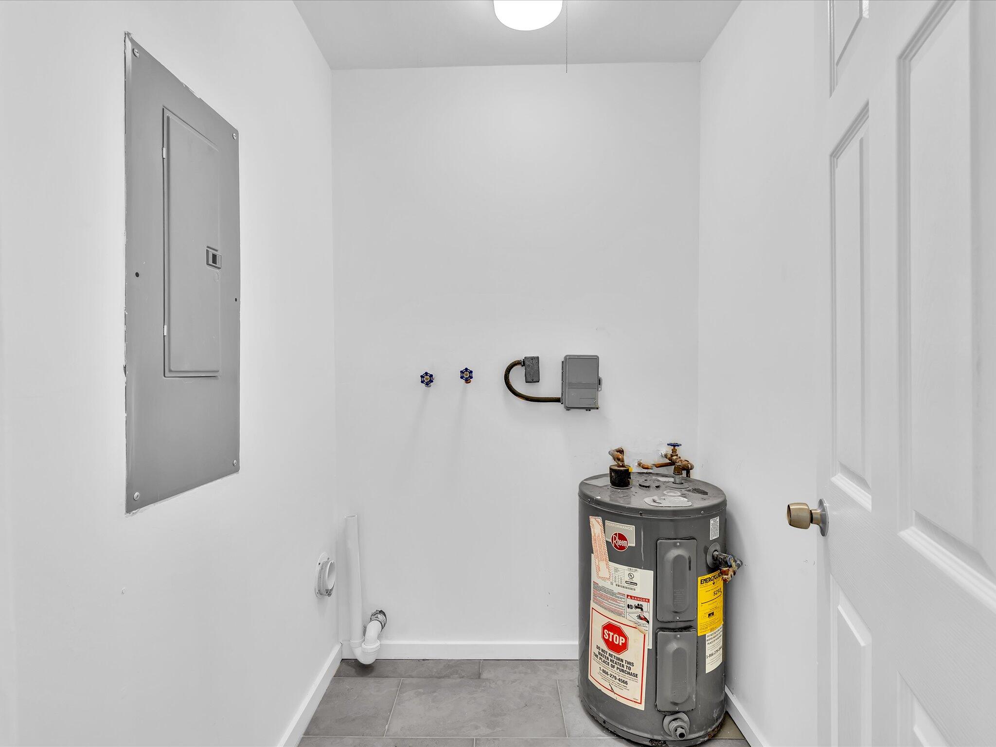 7430 Kimberly Boulevard 102d Property Photo 27