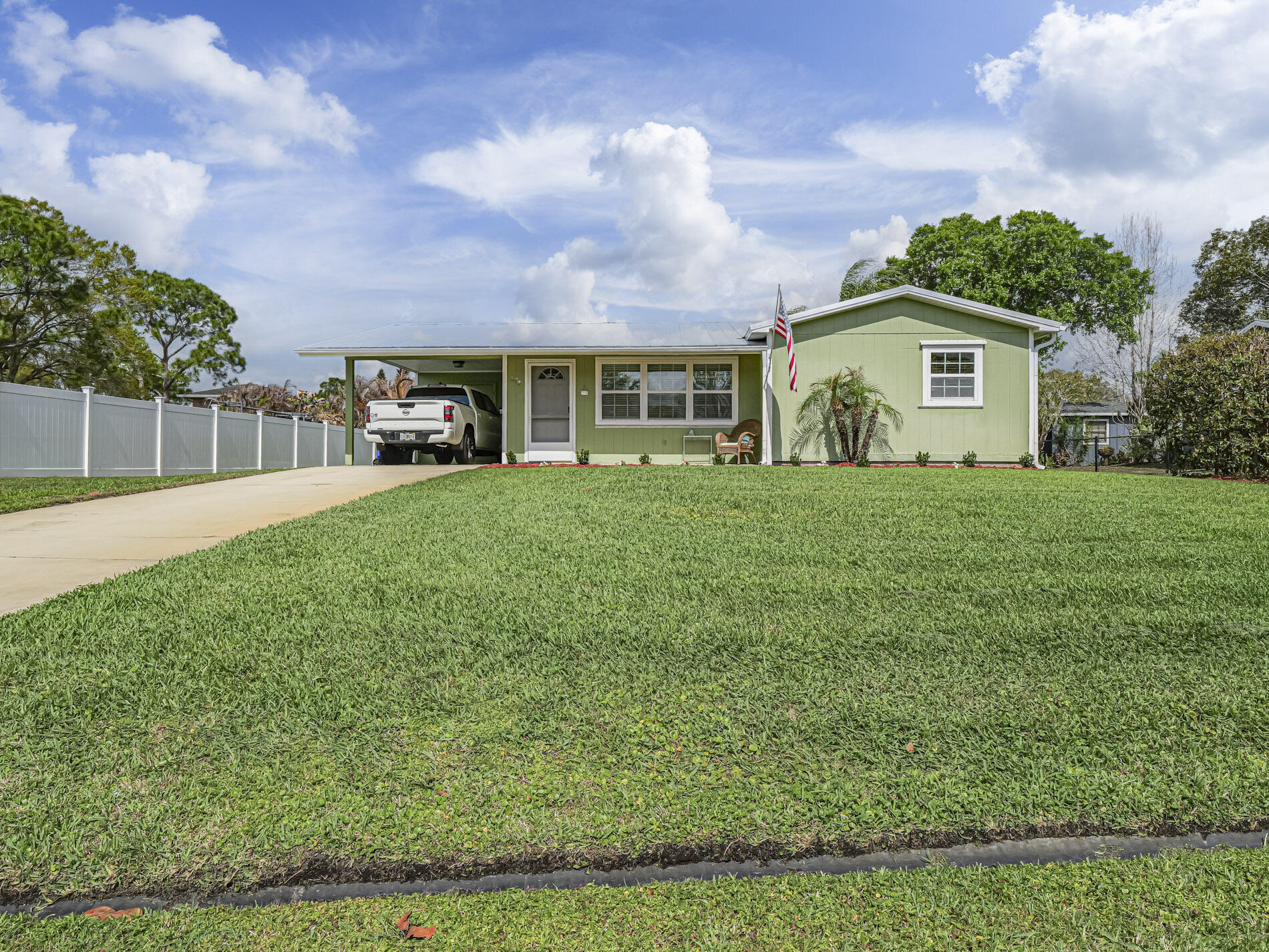 573 Autumn Terrace Property Photo 2