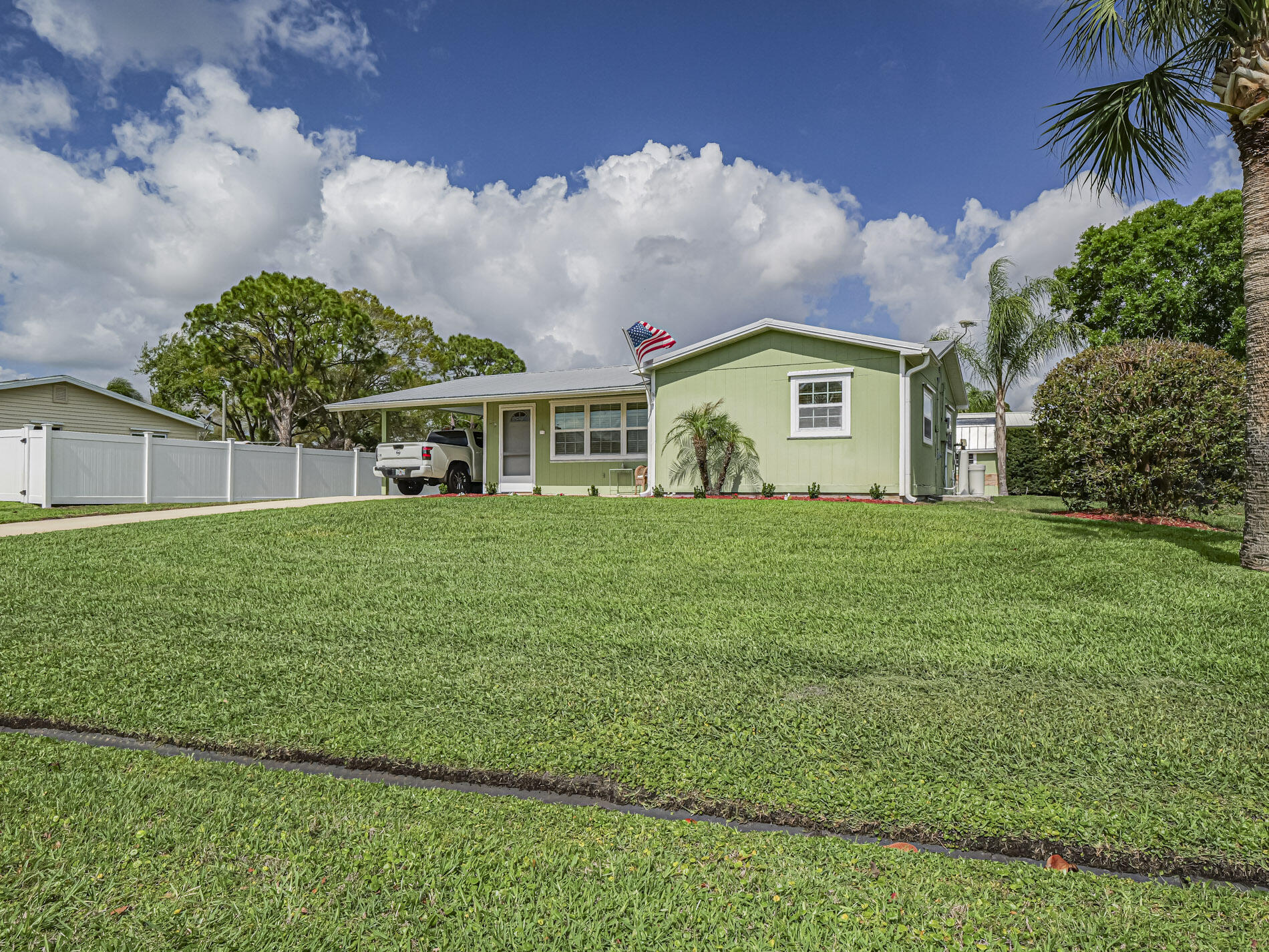 573 Autumn Terrace Property Photo 4