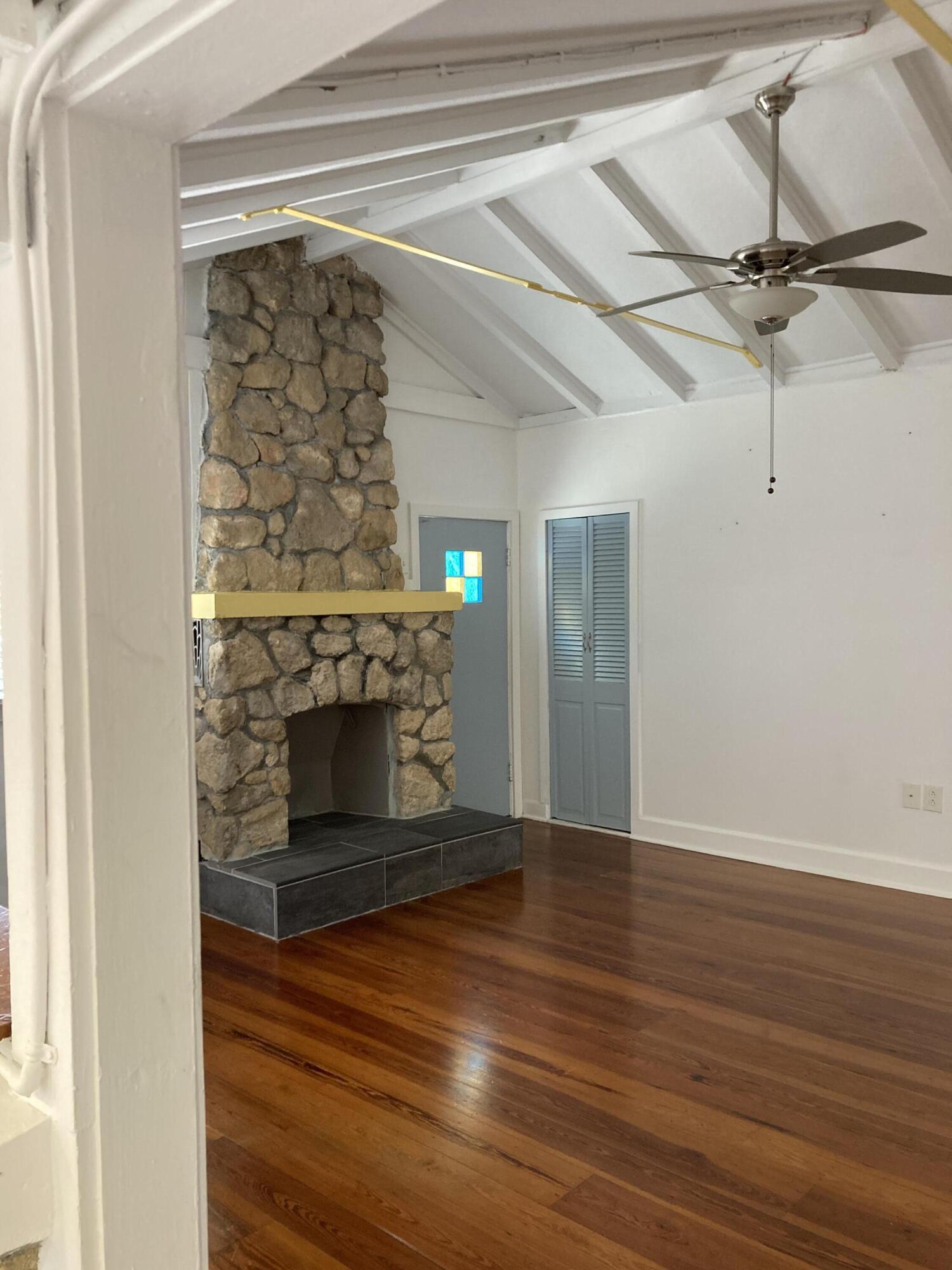 824 35th Street Property Photo 16