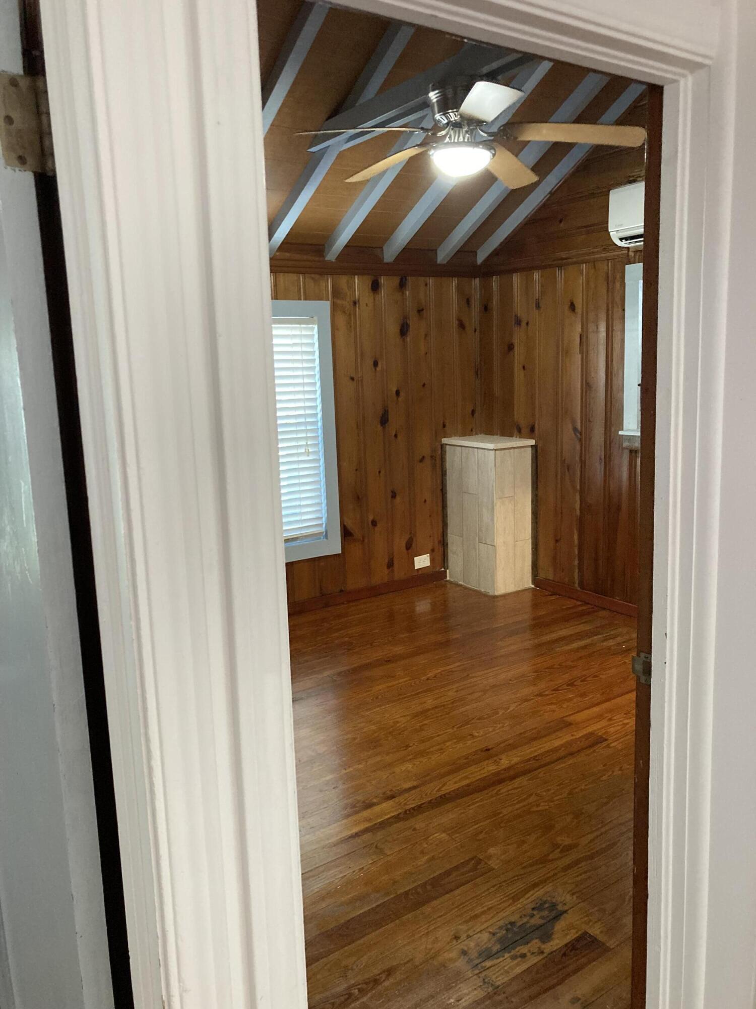824 35th Street Property Photo 30
