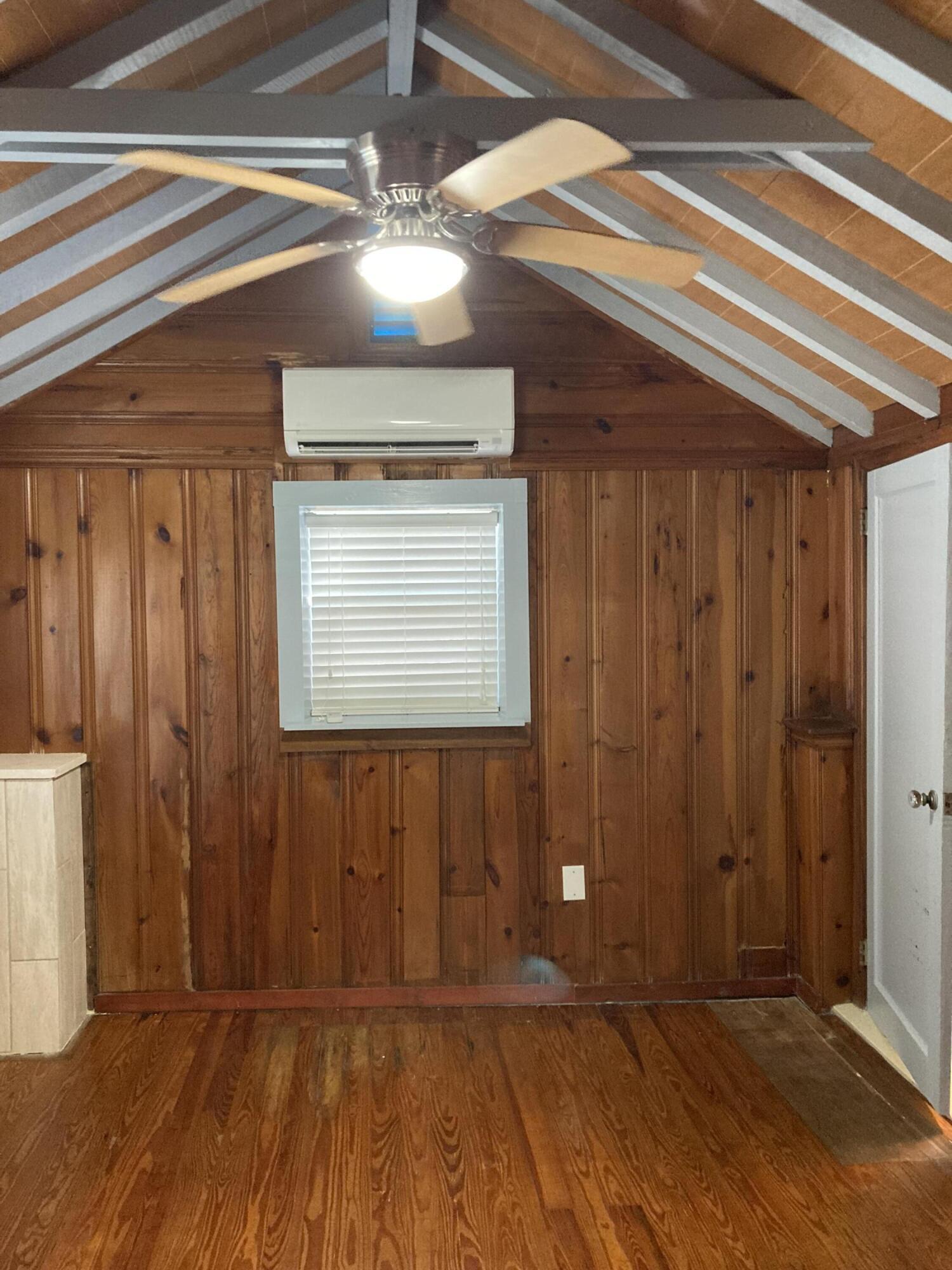 824 35th Street Property Photo 31