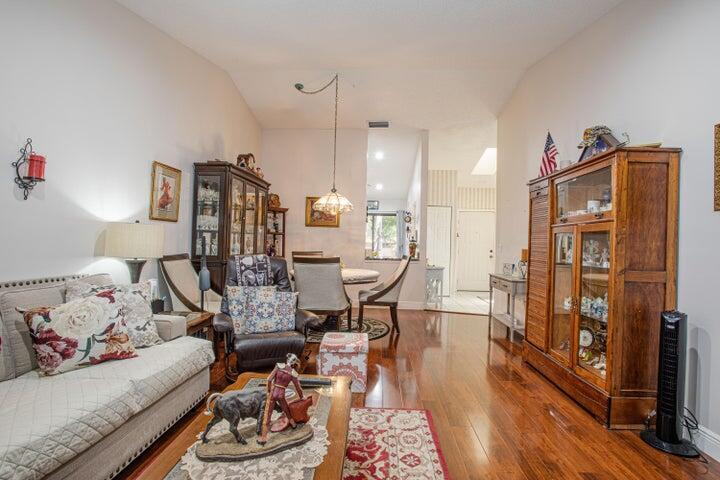 499 E Iron Forge Court Property Photo 10