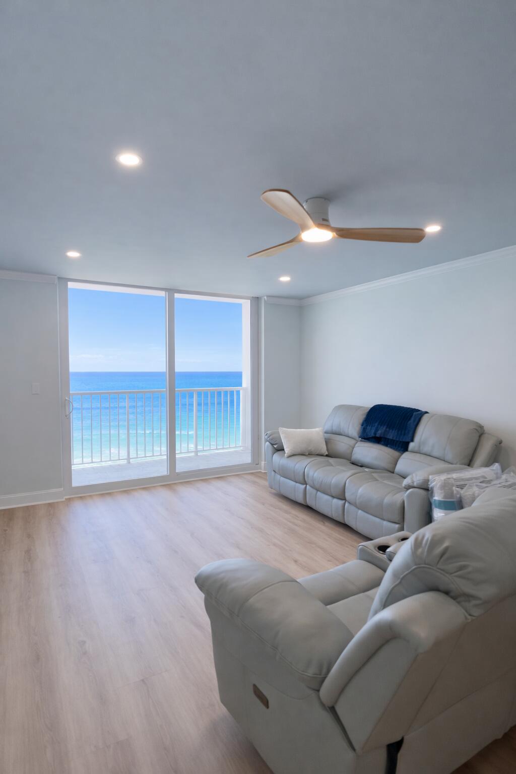 400 N Surf Road 1105 Property Photo 4