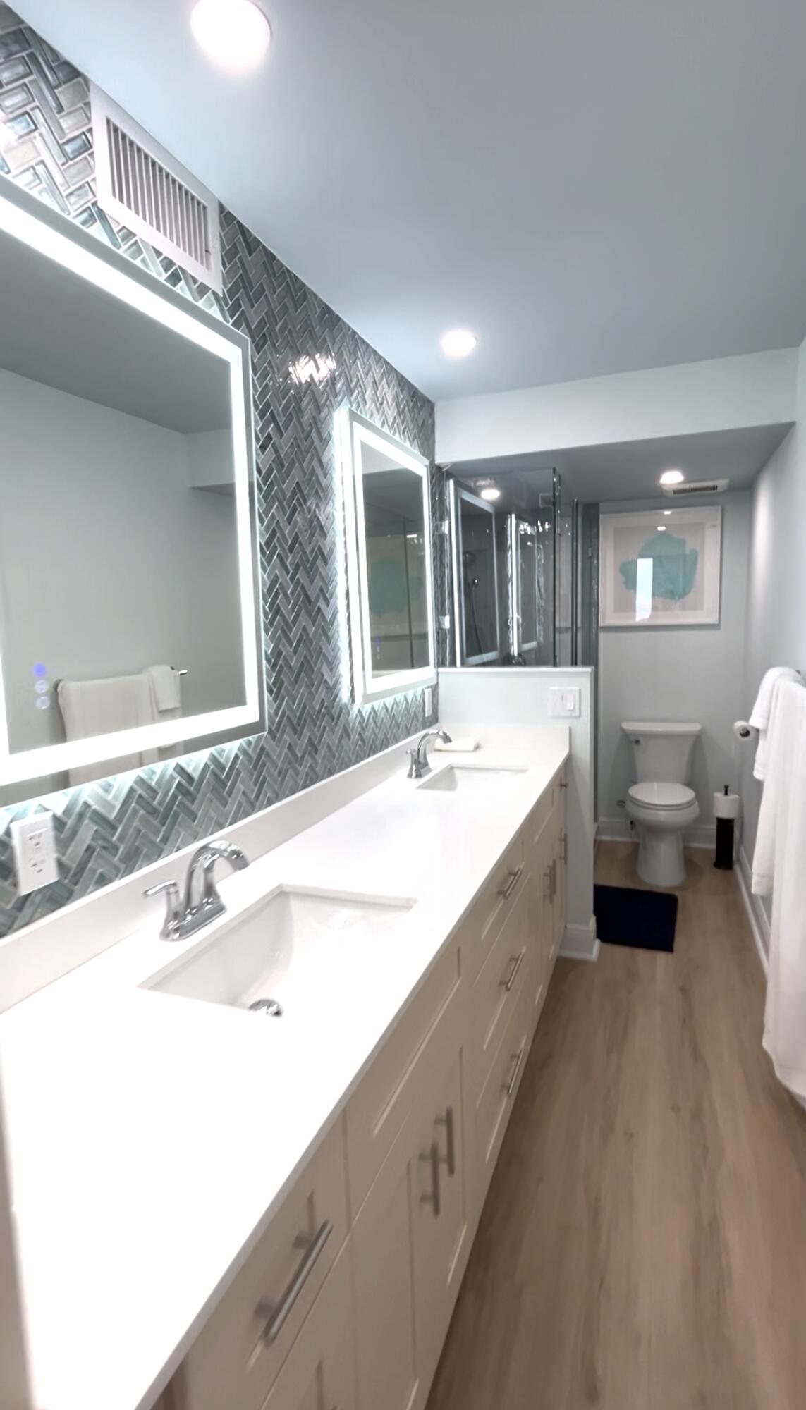 400 N Surf Road 1105 Property Photo 12