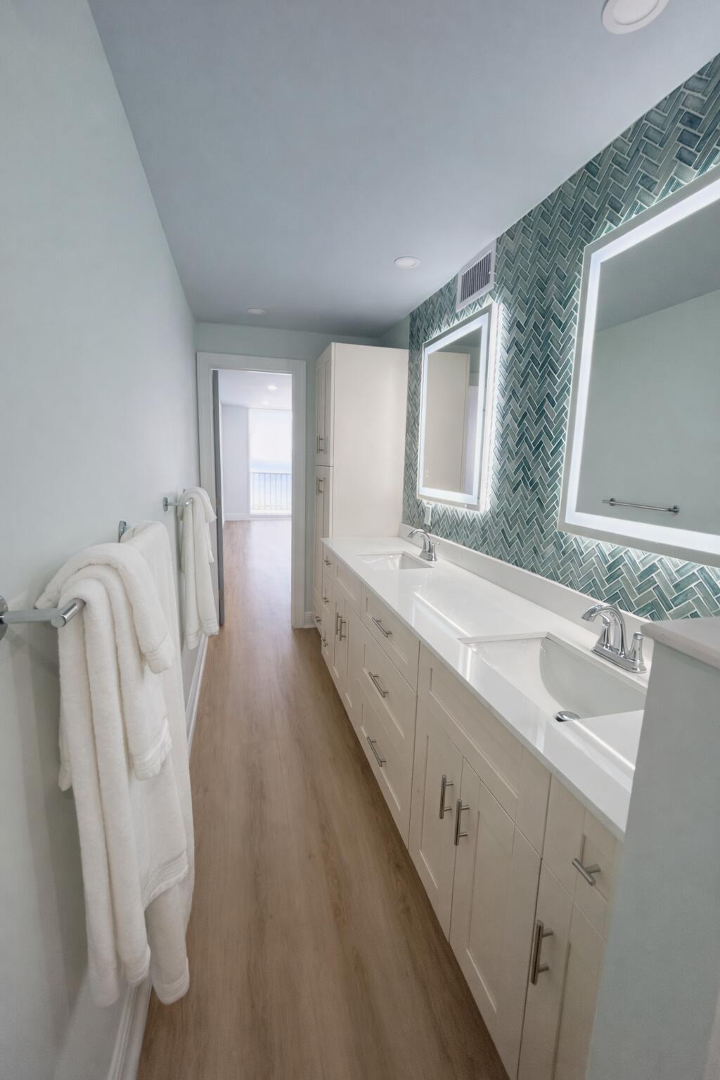 400 N Surf Road 1105 Property Photo 13