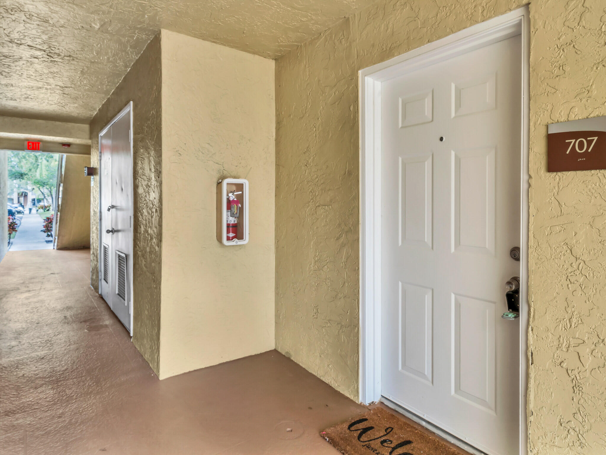 5560 Nw 61st Street 707 Property Photo 3