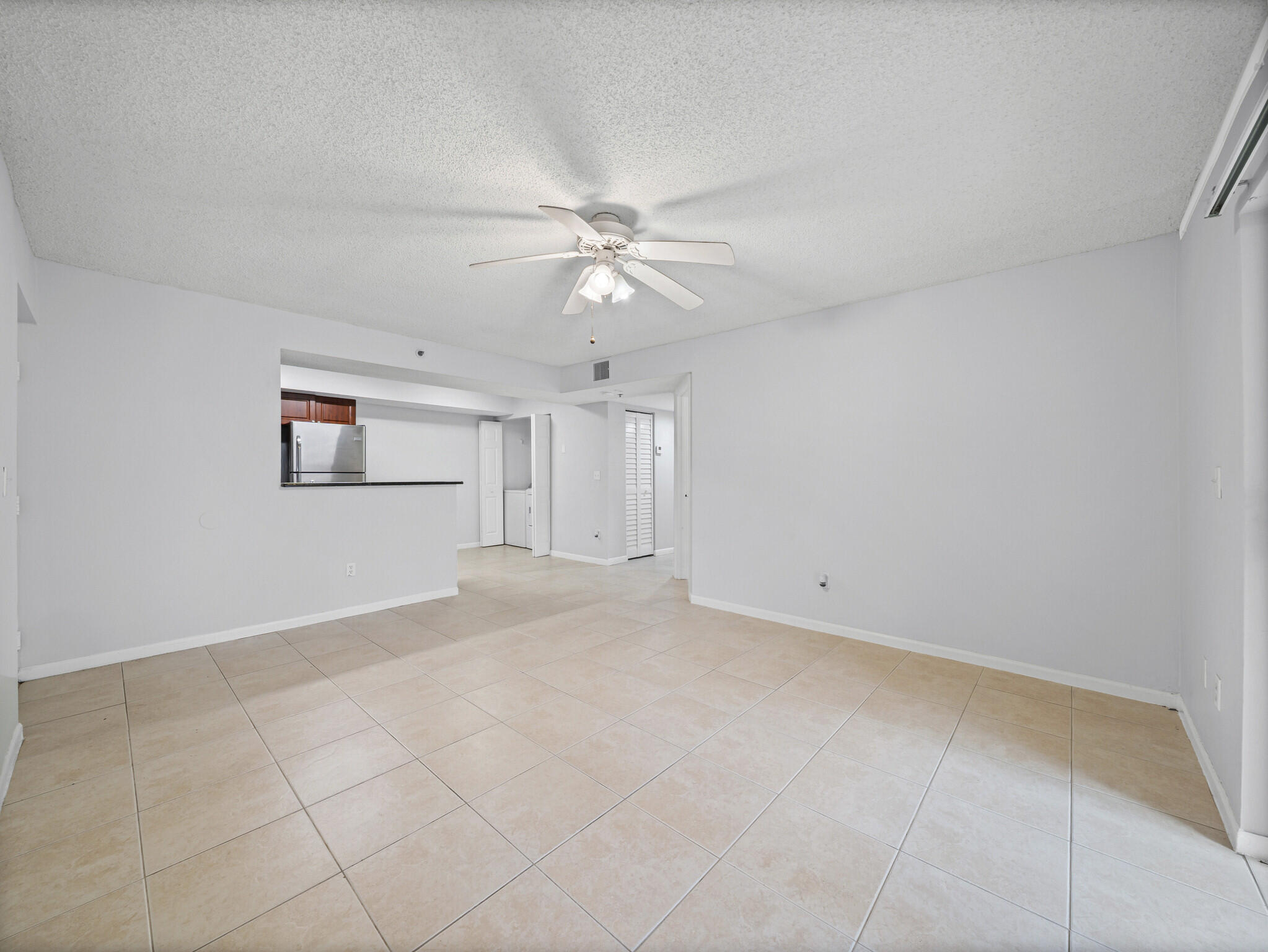 5560 Nw 61st Street 707 Property Photo 4