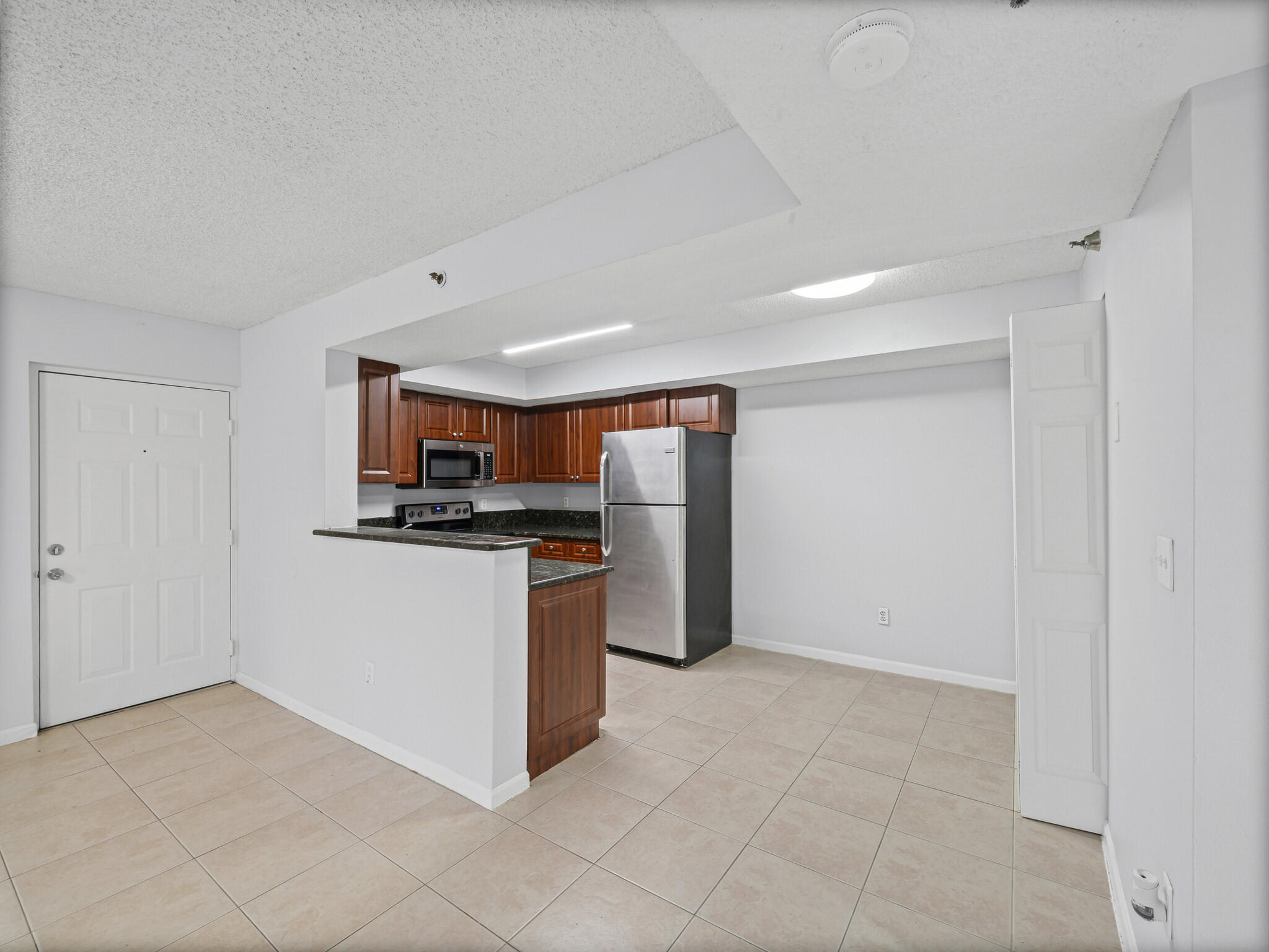 5560 Nw 61st Street 707 Property Photo 7