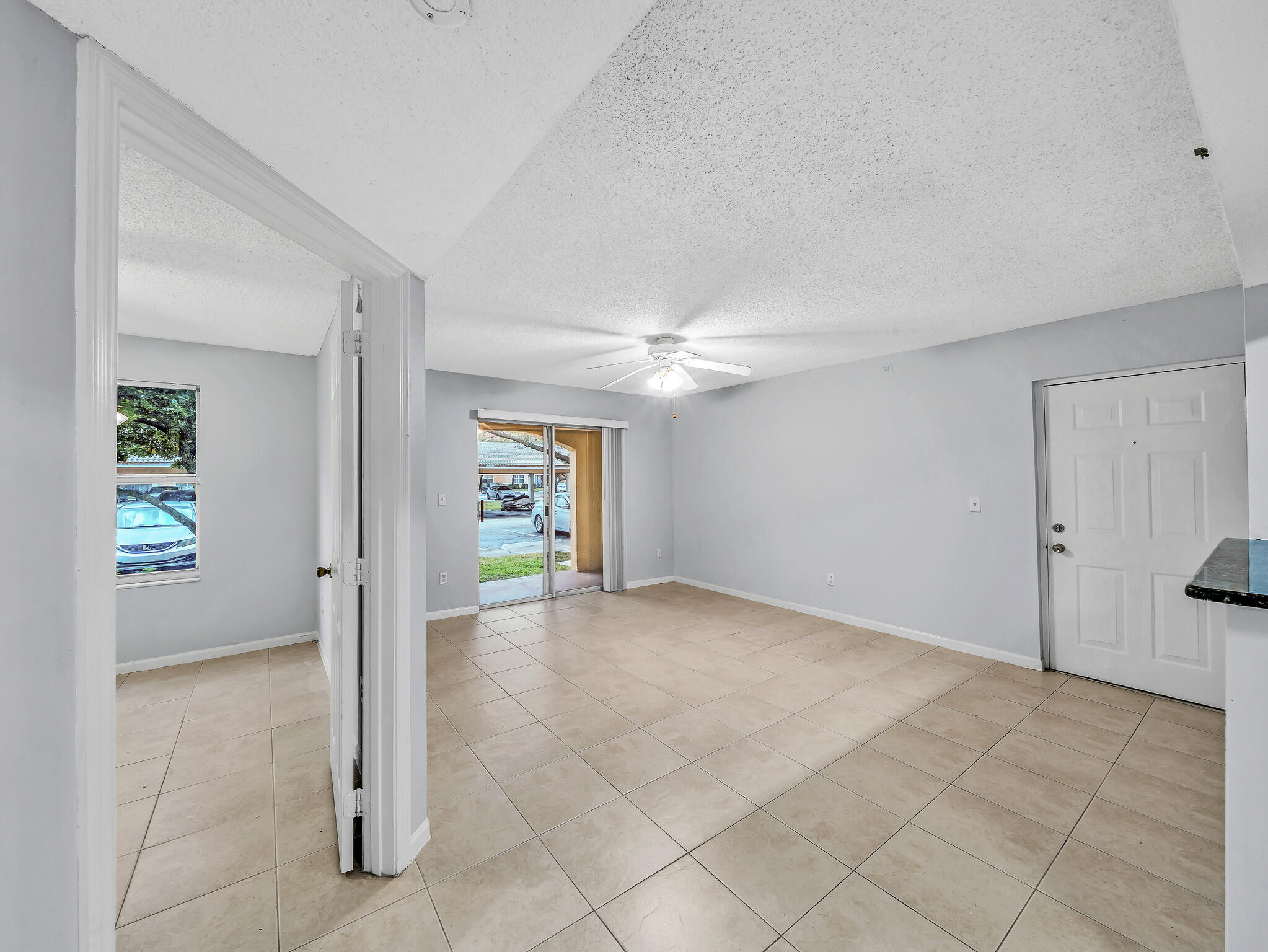 5560 Nw 61st Street 707 Property Photo 8