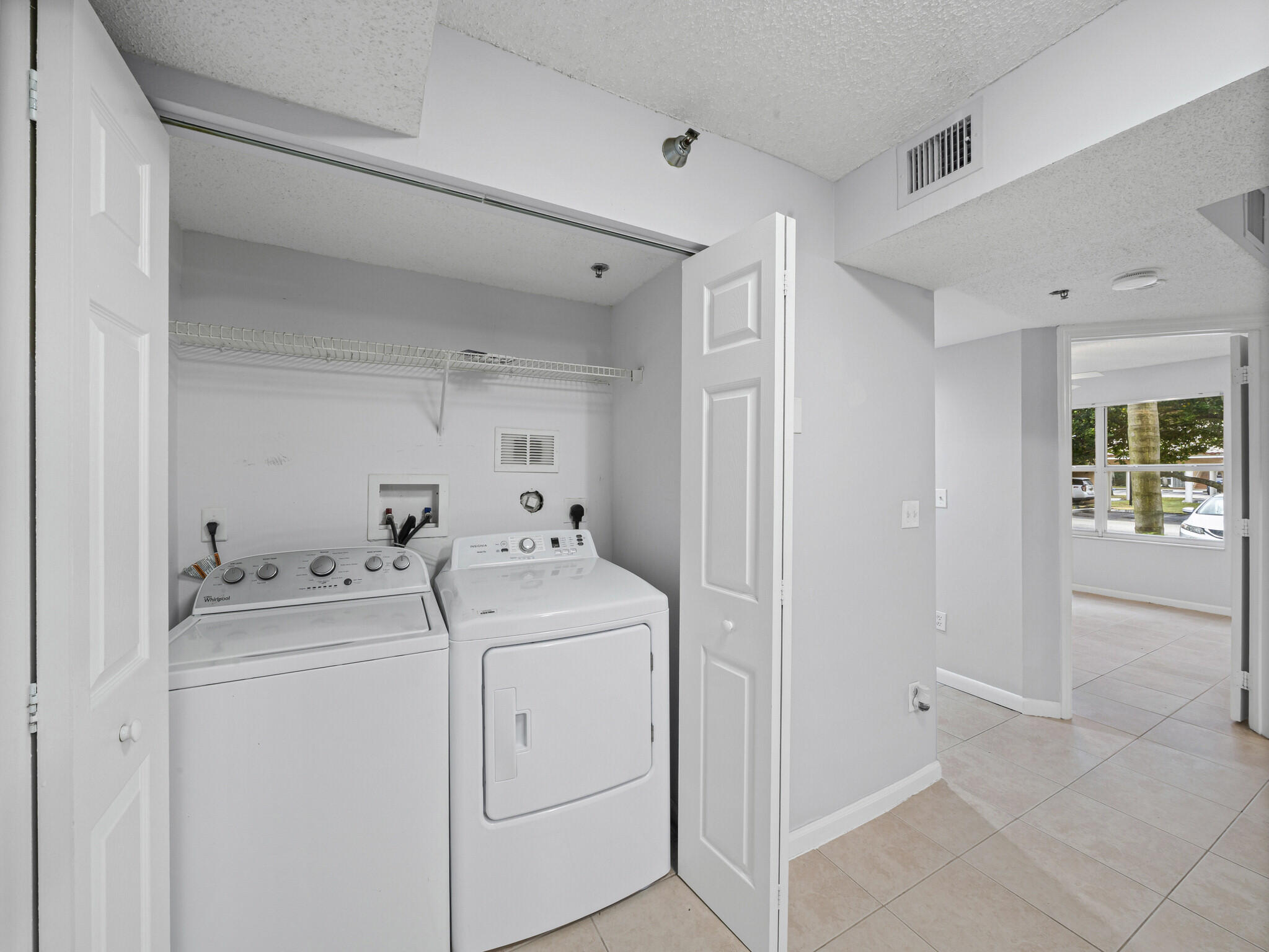 5560 Nw 61st Street 707 Property Photo 13