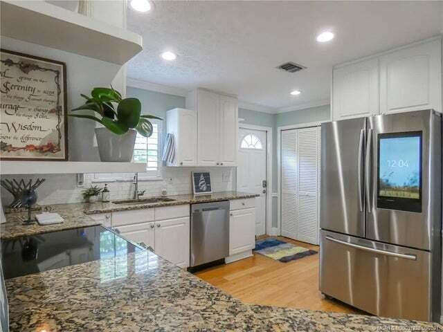 765 Sw Rustic Circle Property Photo 11