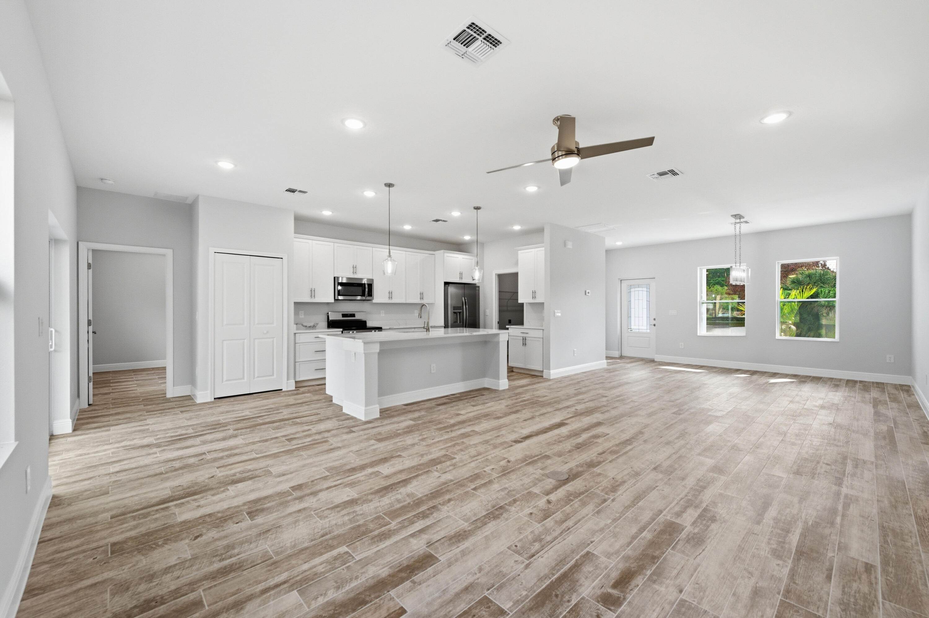 7825 92nd Court Property Photo 10