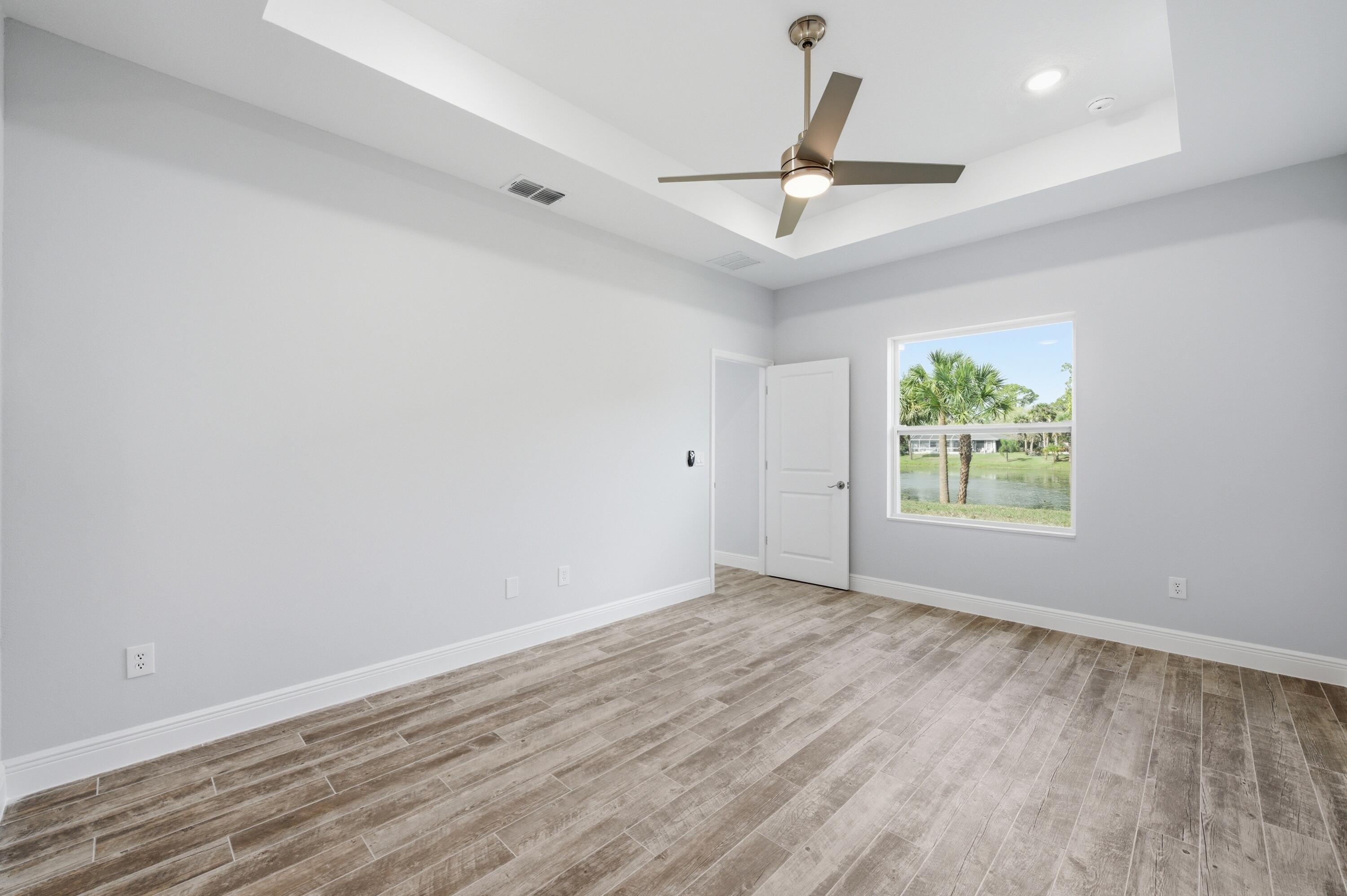7825 92nd Court Property Photo 16