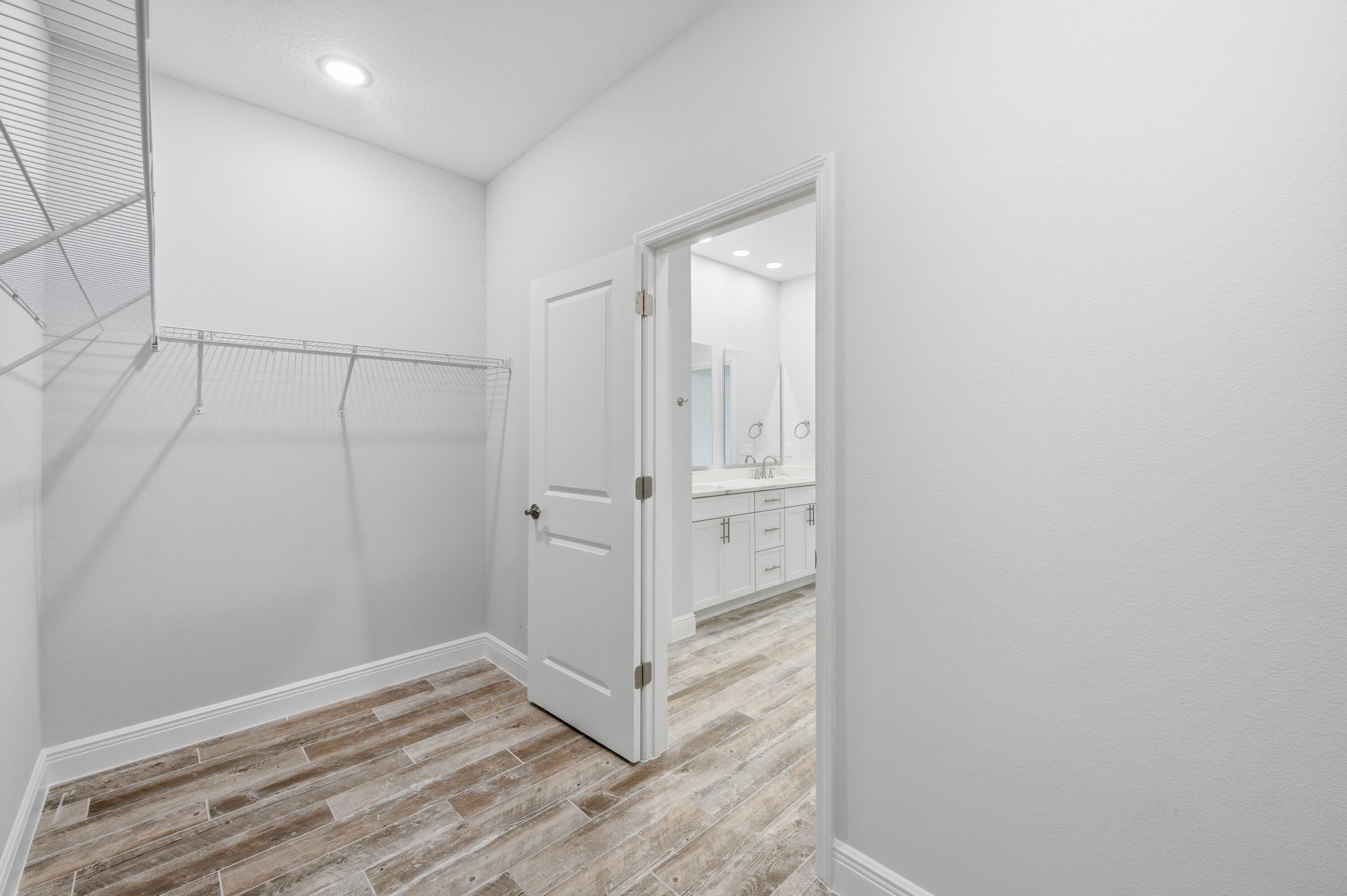 7825 92nd Court Property Photo 19
