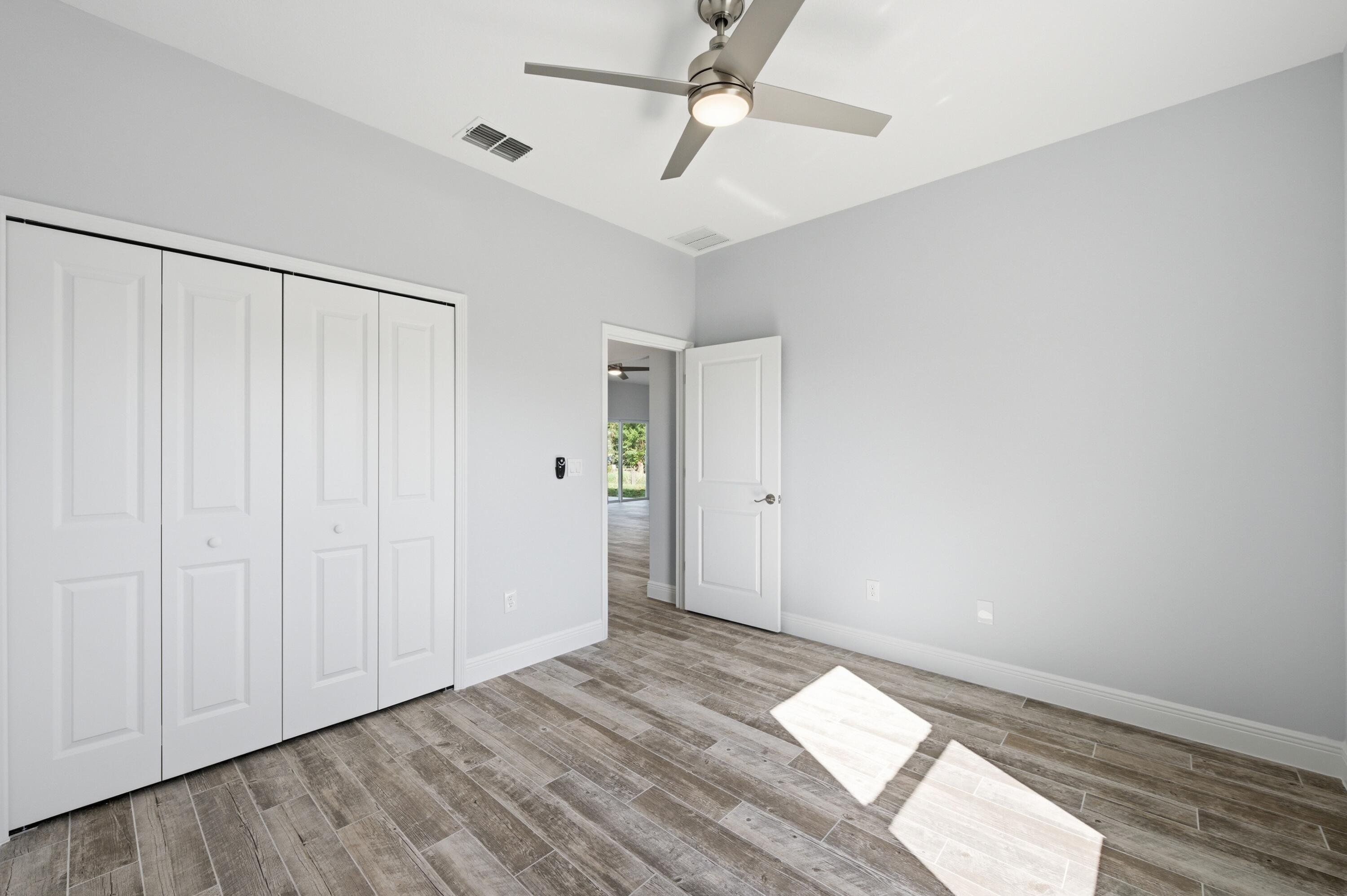 7825 92nd Court Property Photo 21