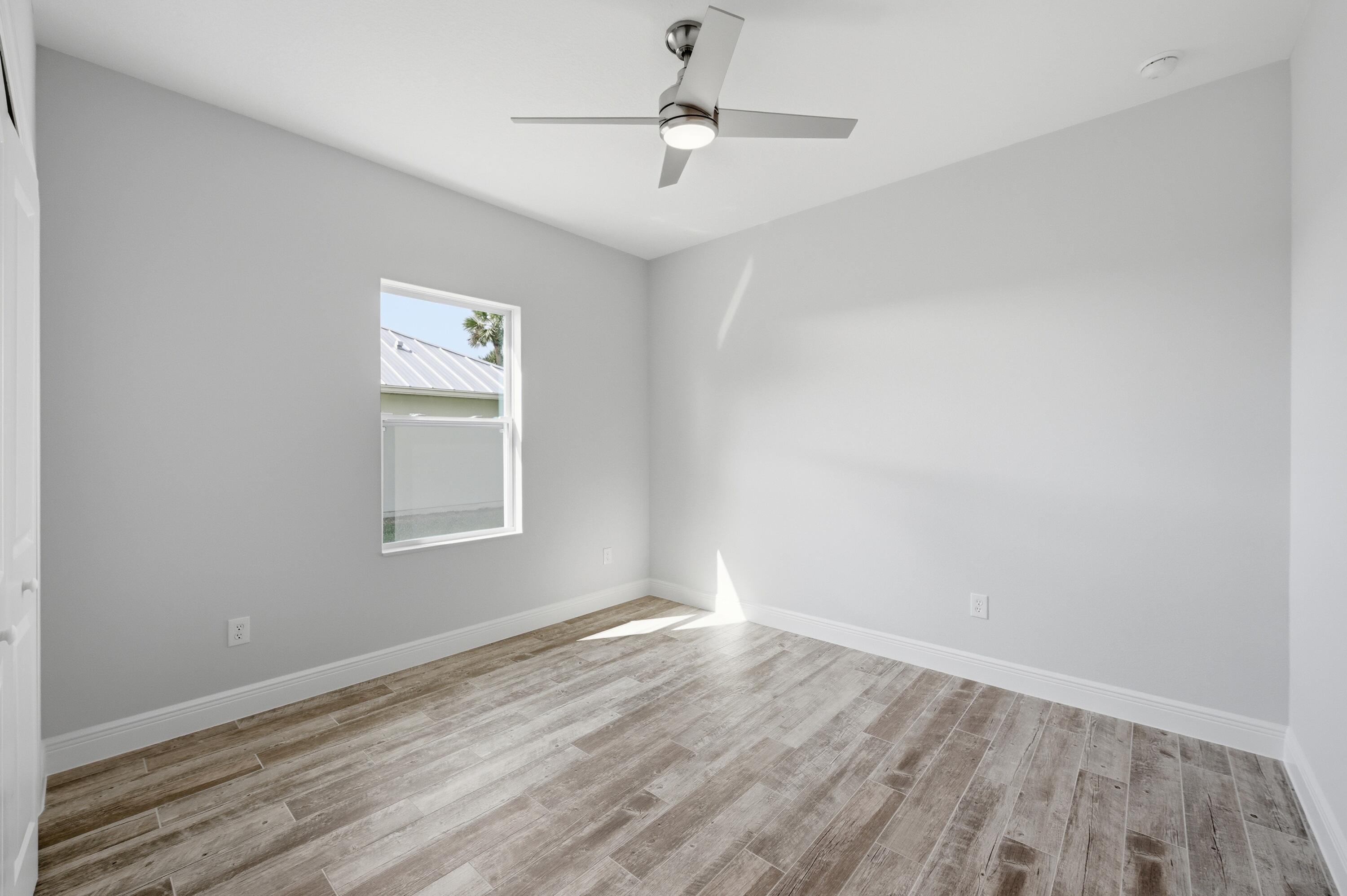 7825 92nd Court Property Photo 22