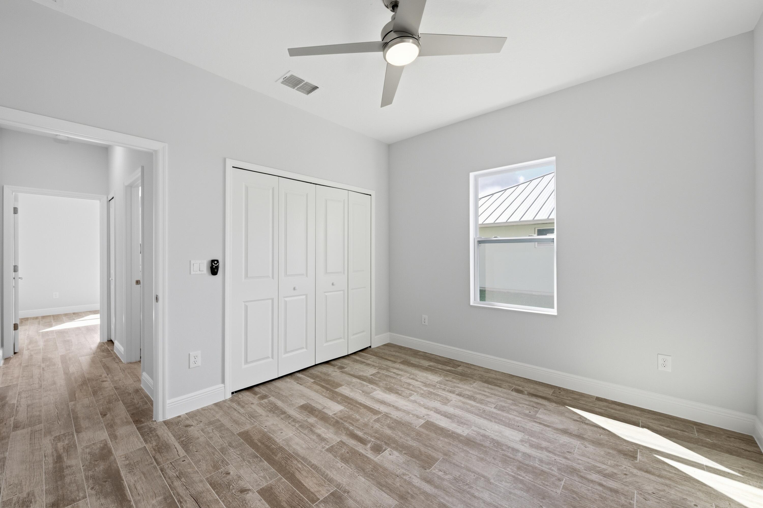 7825 92nd Court Property Photo 23