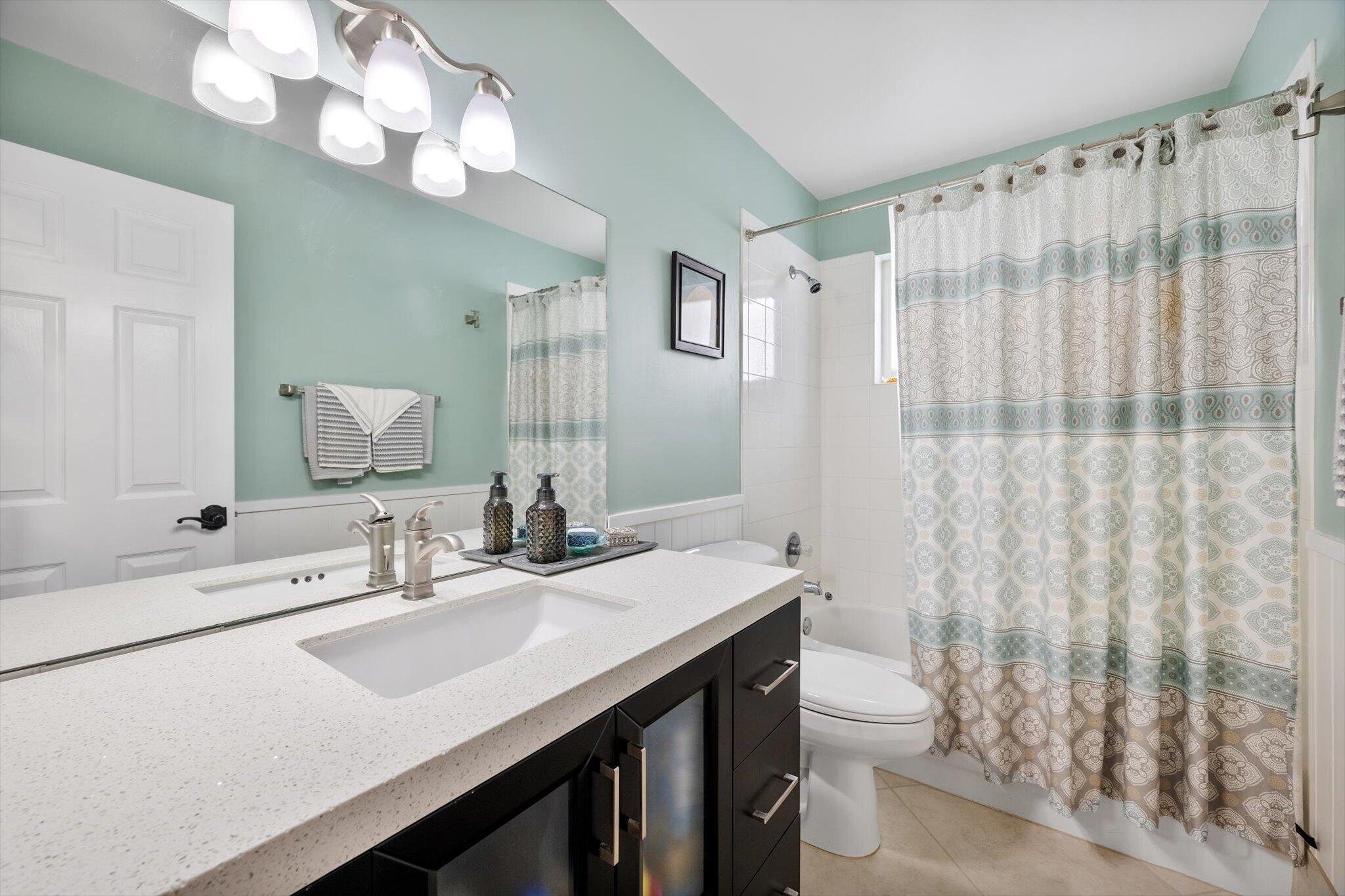 15541 Dover Court Property Photo 13