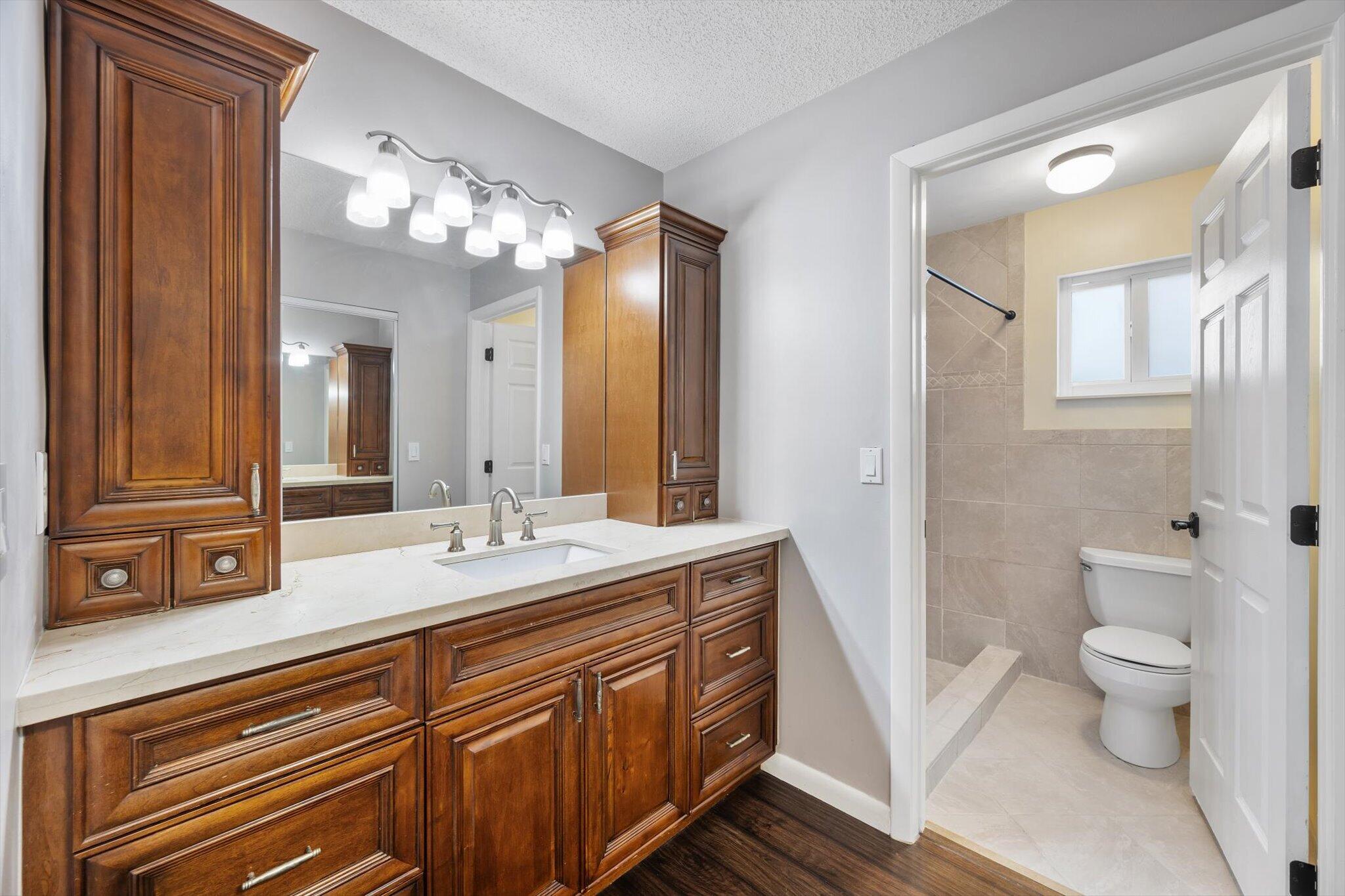 15541 Dover Court Property Photo 18