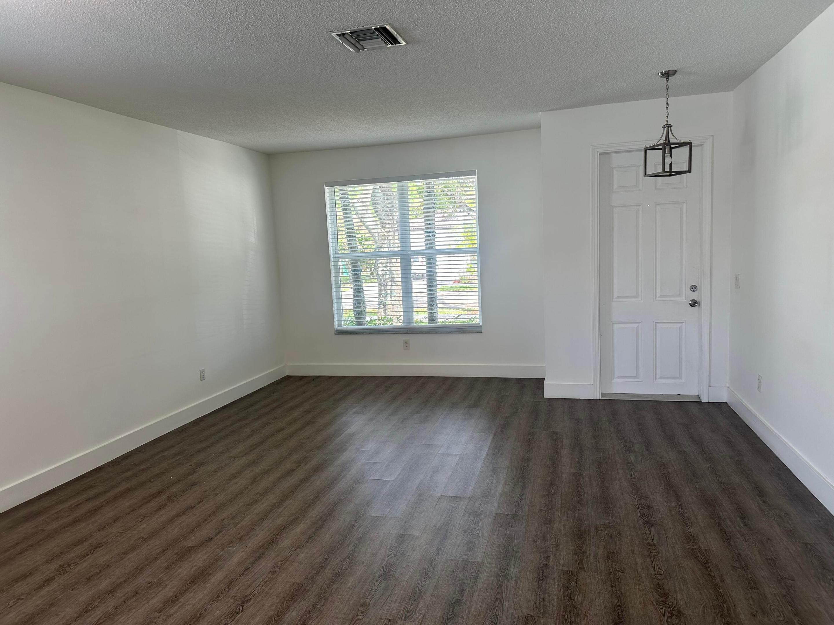 B26004453 Property Photo 6