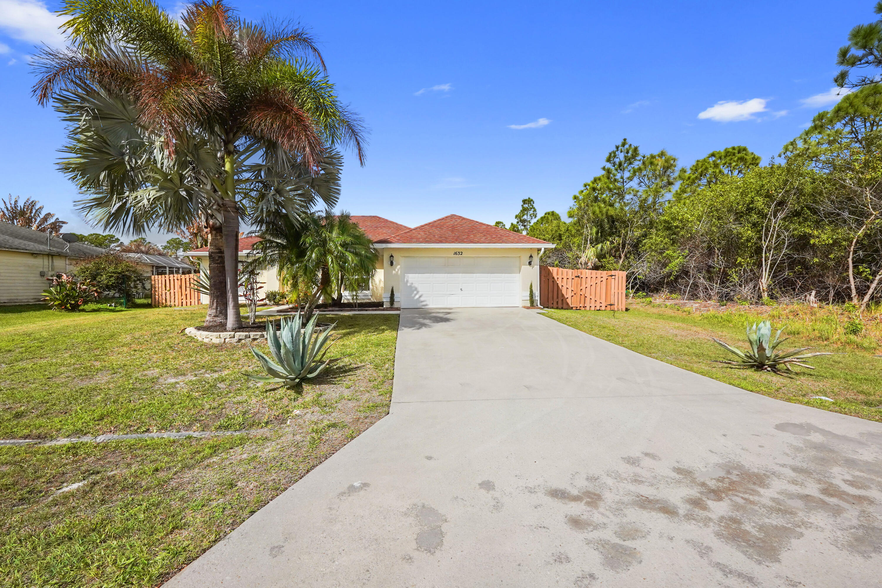 1632 Sw Rutland Street Property Photo 24