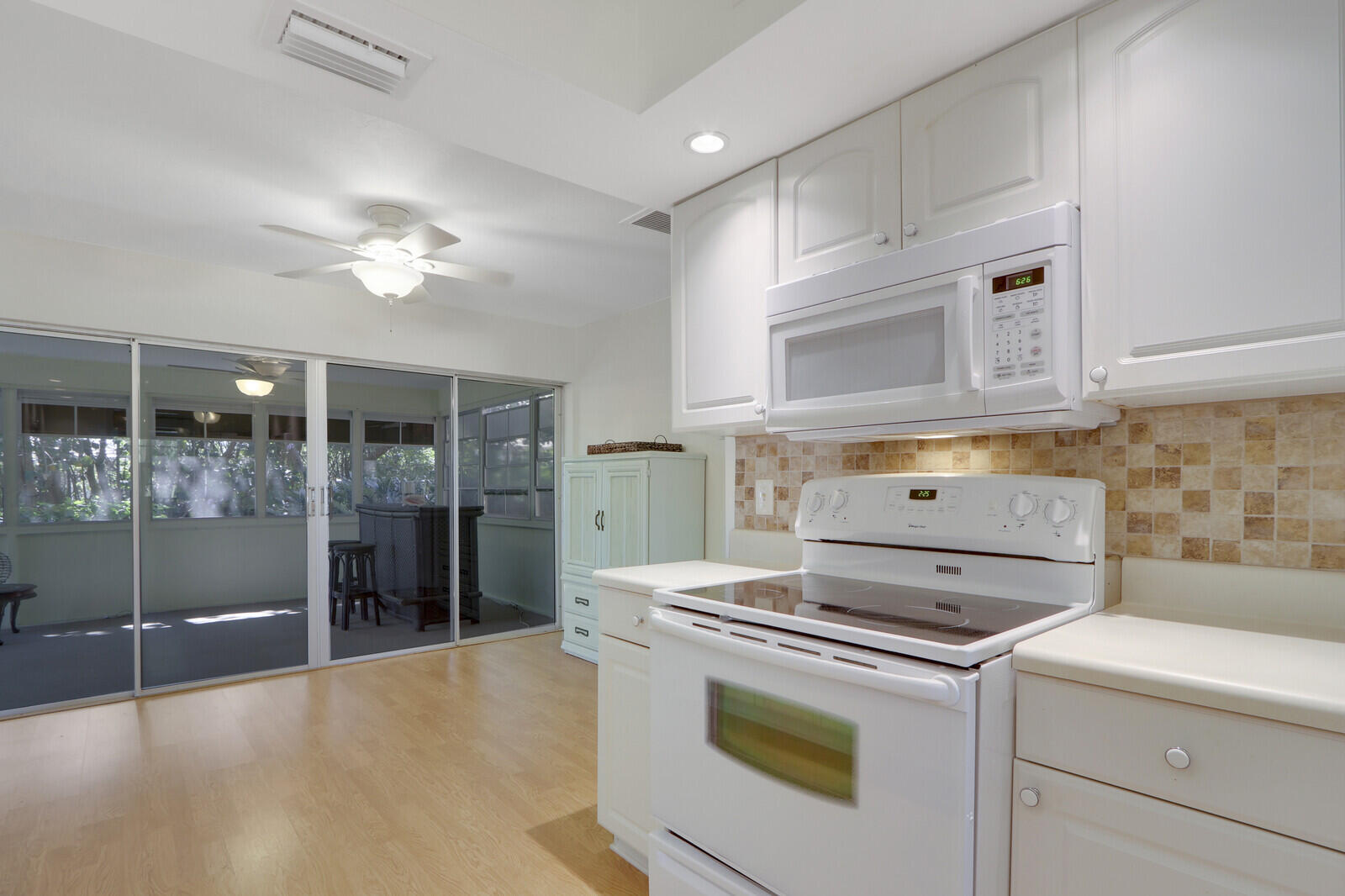 8574 Se Seagrape Way Property Photo 18