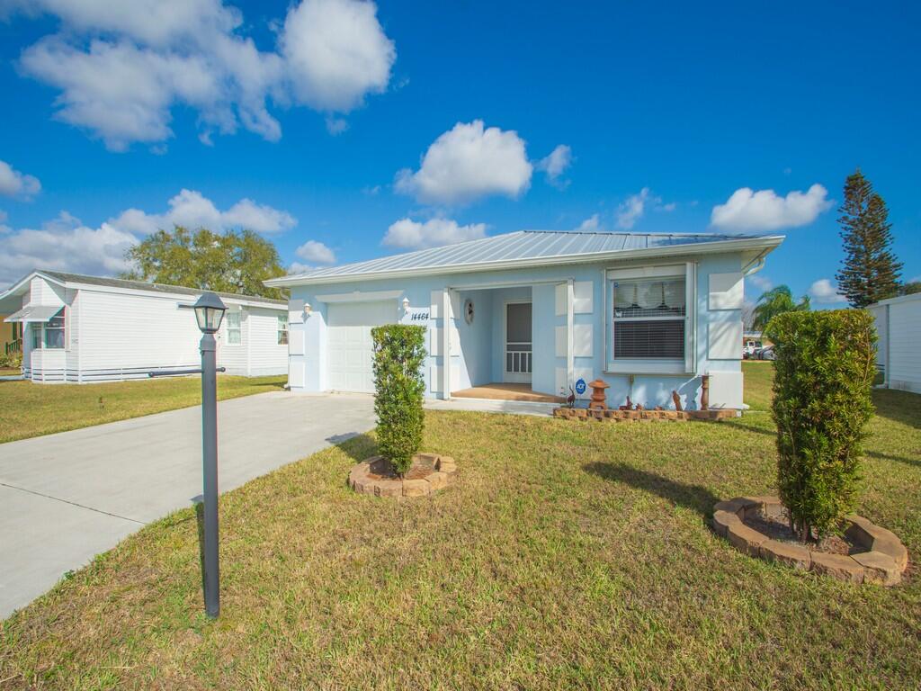 14464 Isla Flores Avenue Property Photo 3
