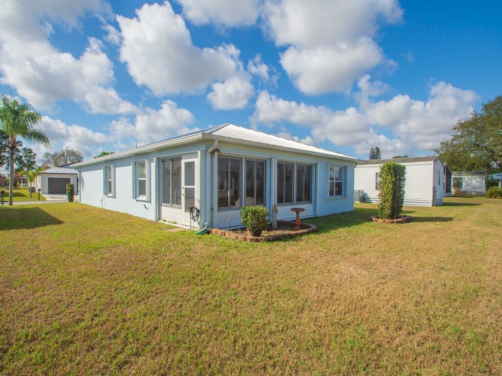14464 Isla Flores Avenue Property Photo 5
