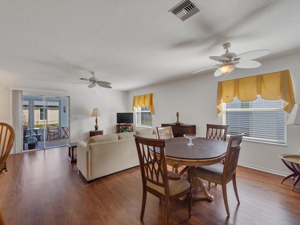 14464 Isla Flores Avenue Property Photo 9