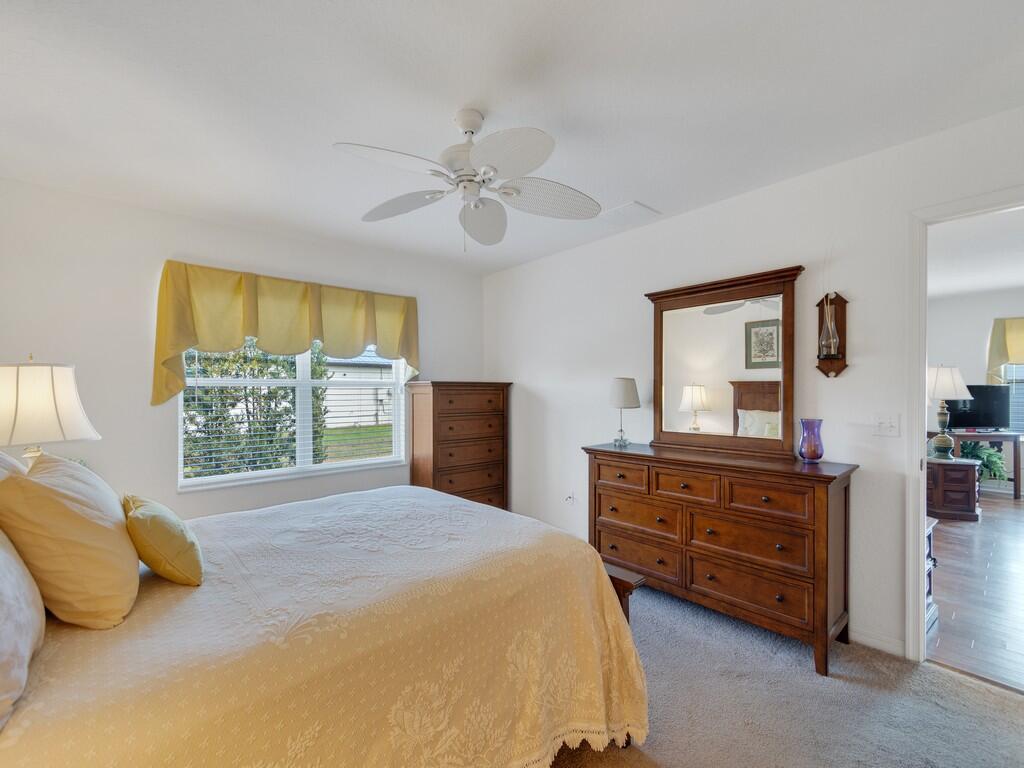 14464 Isla Flores Avenue Property Photo 18