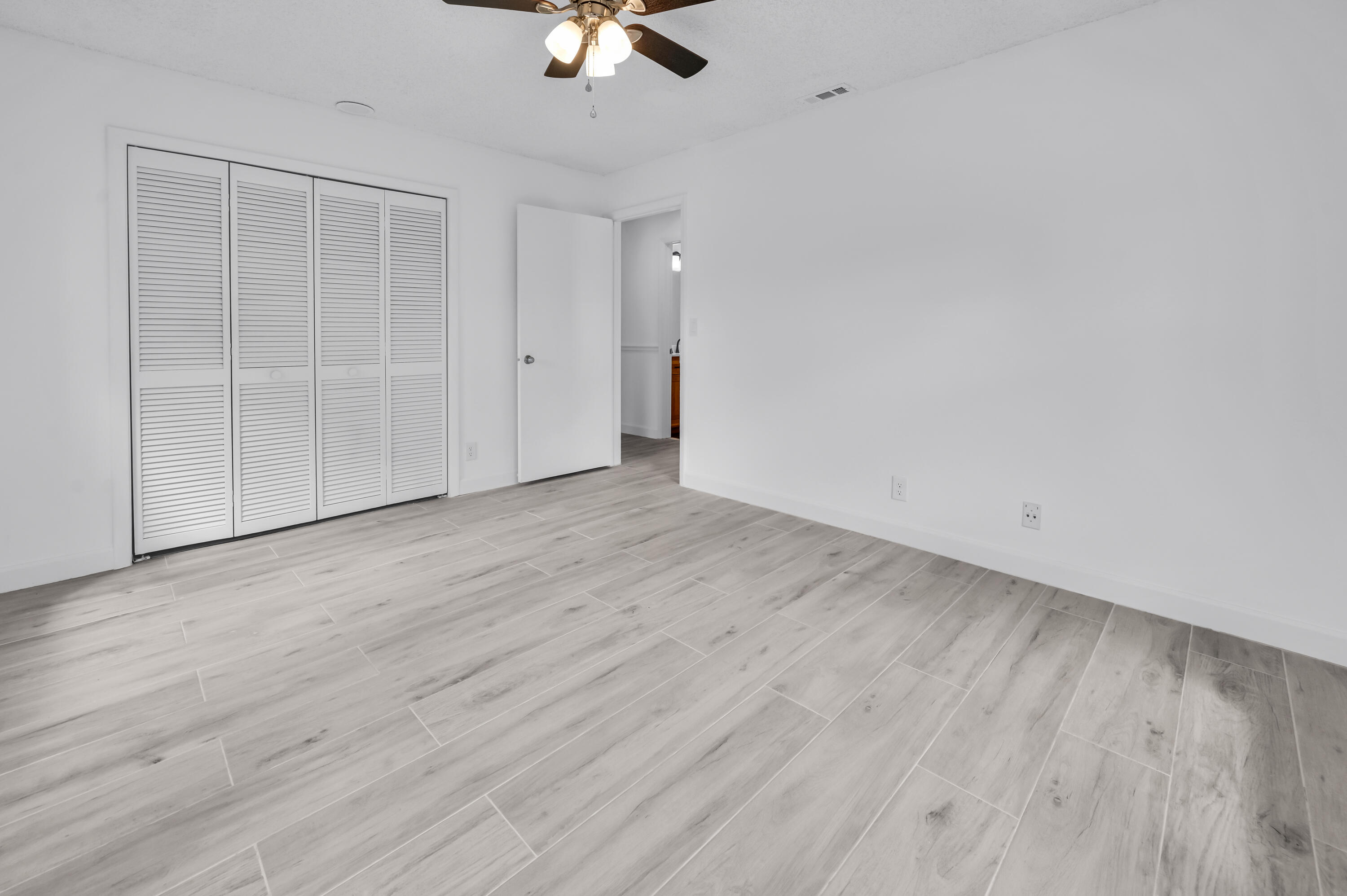 7619 Silver Woods Court Property Photo 5