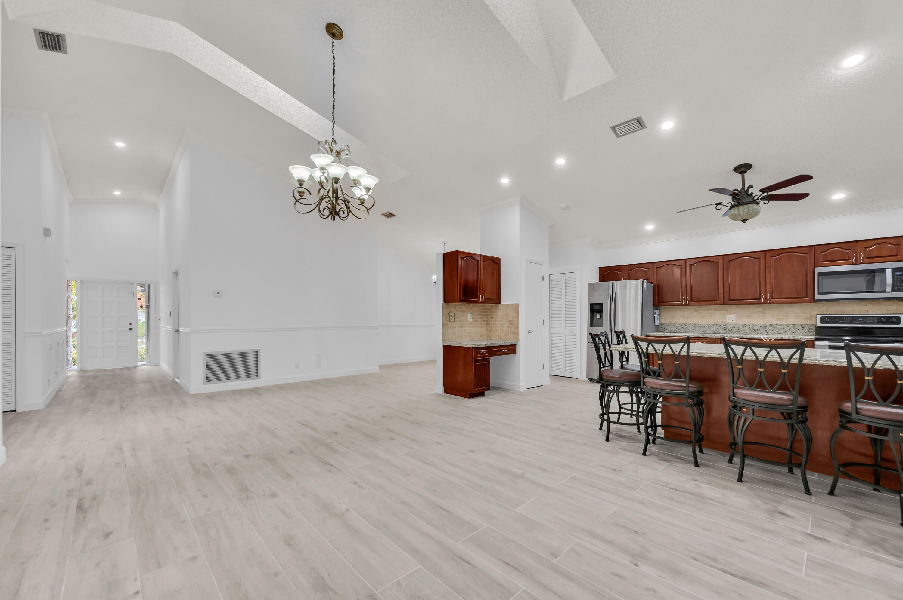 7619 Silver Woods Court Property Photo 9