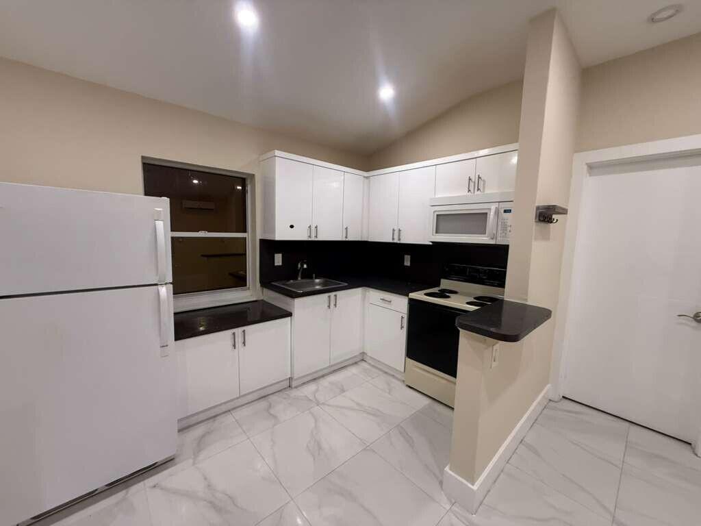 3373 Sw 7th Street Property Photo 5