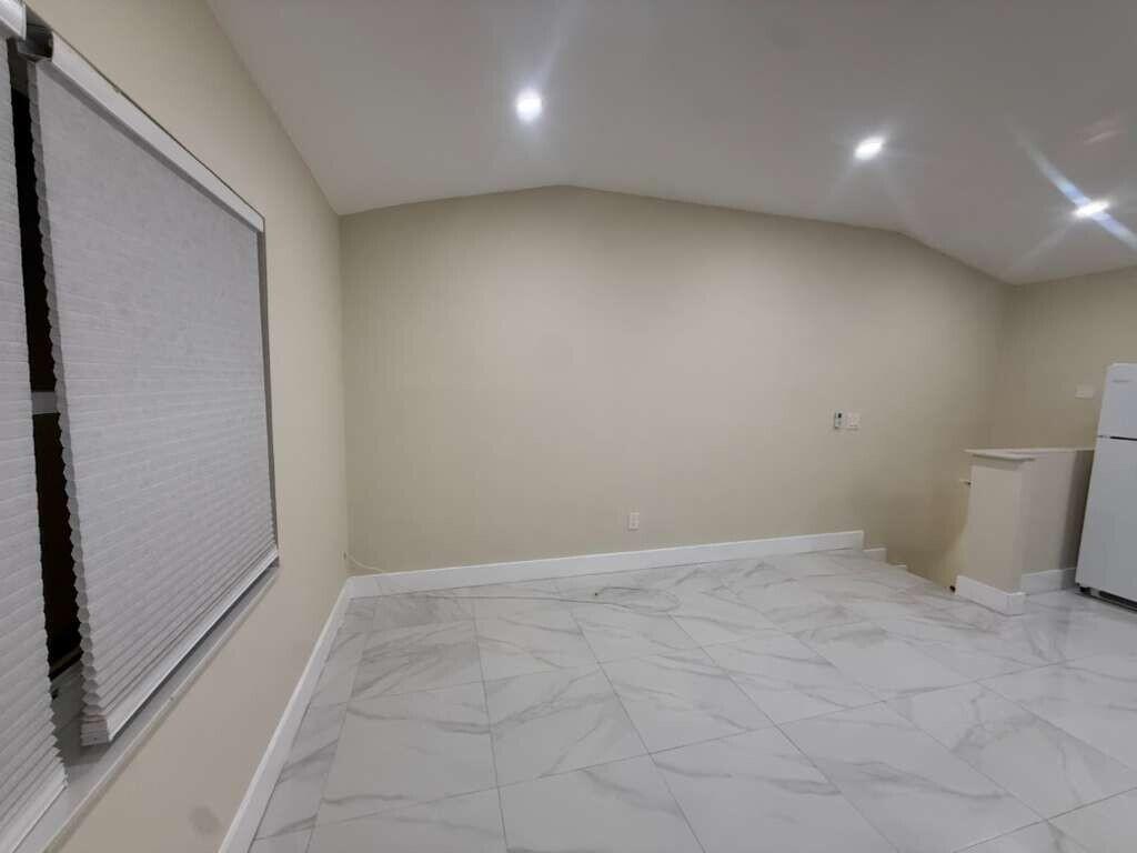 3373 Sw 7th Street Property Photo 9