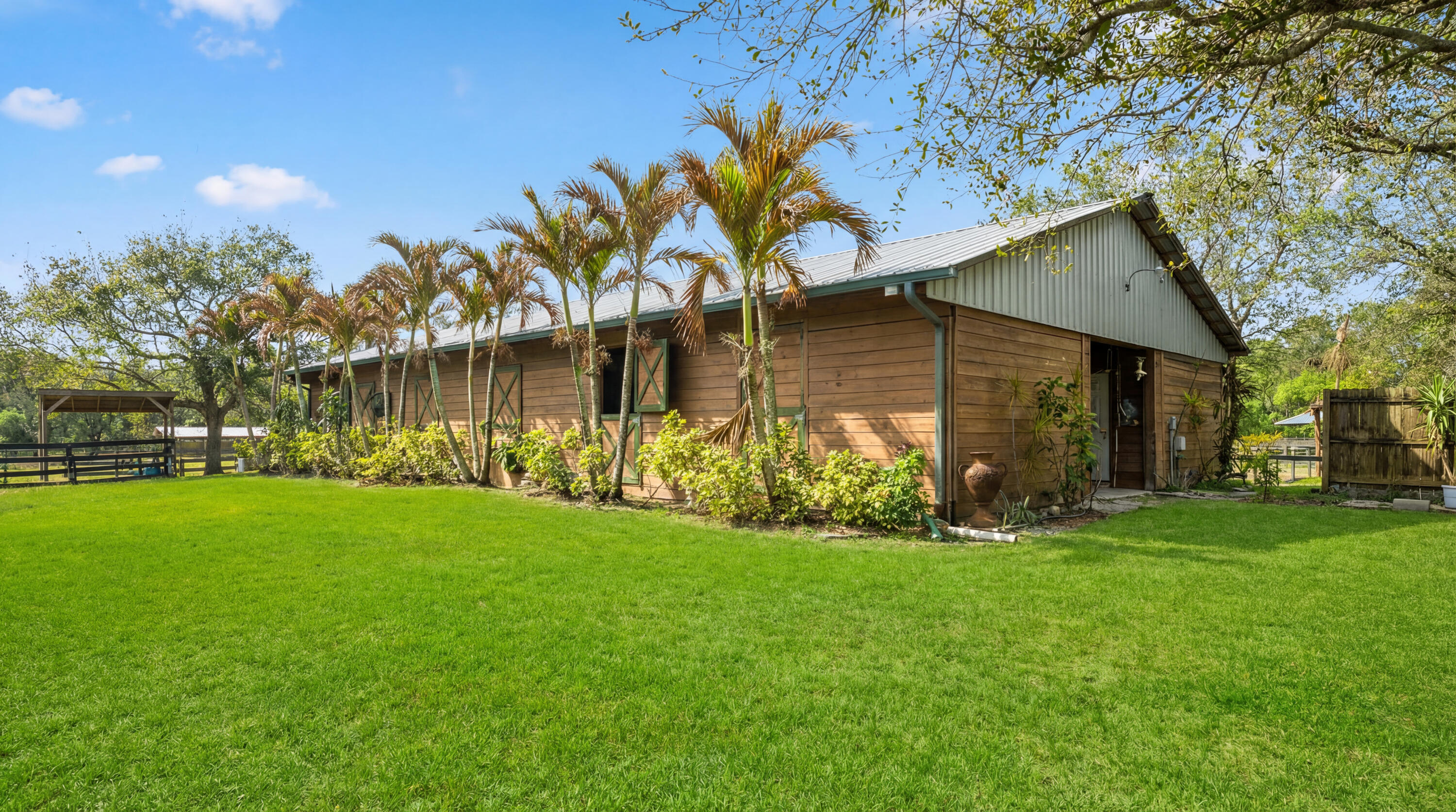12440 Tangerine Boulevard Property Photo 2