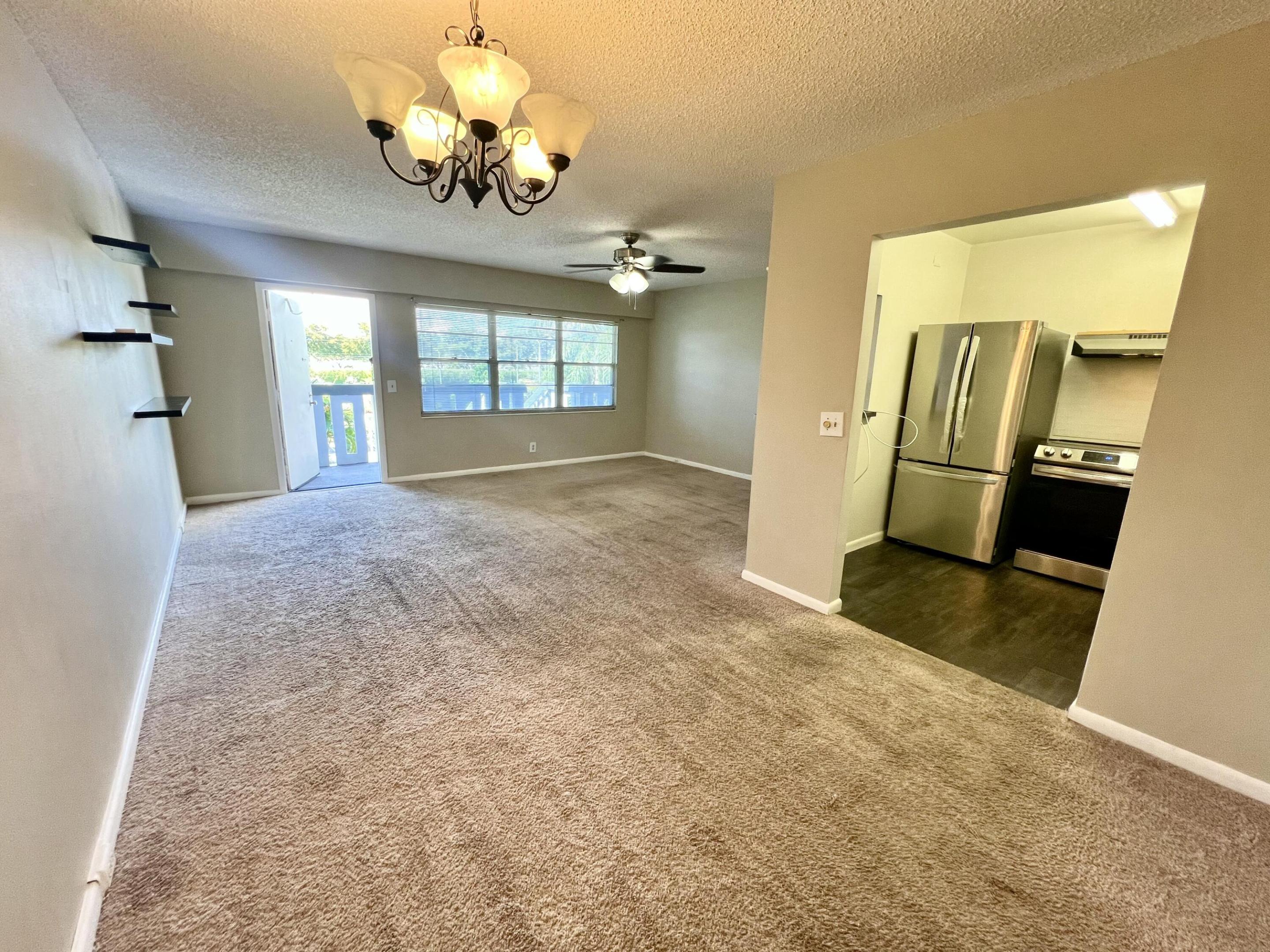 209 Suffolk E Property Photo 10