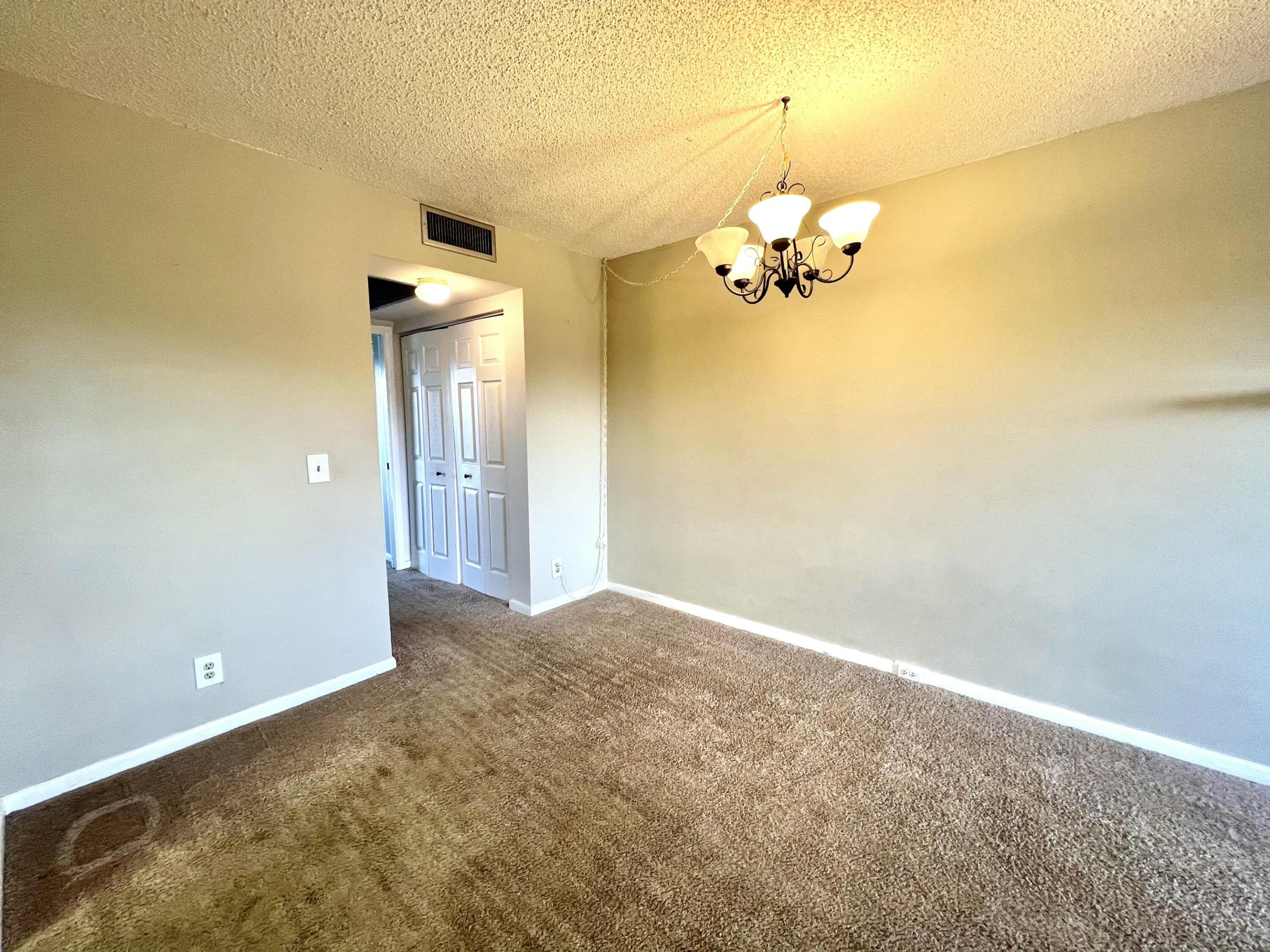 209 Suffolk E Property Photo 11