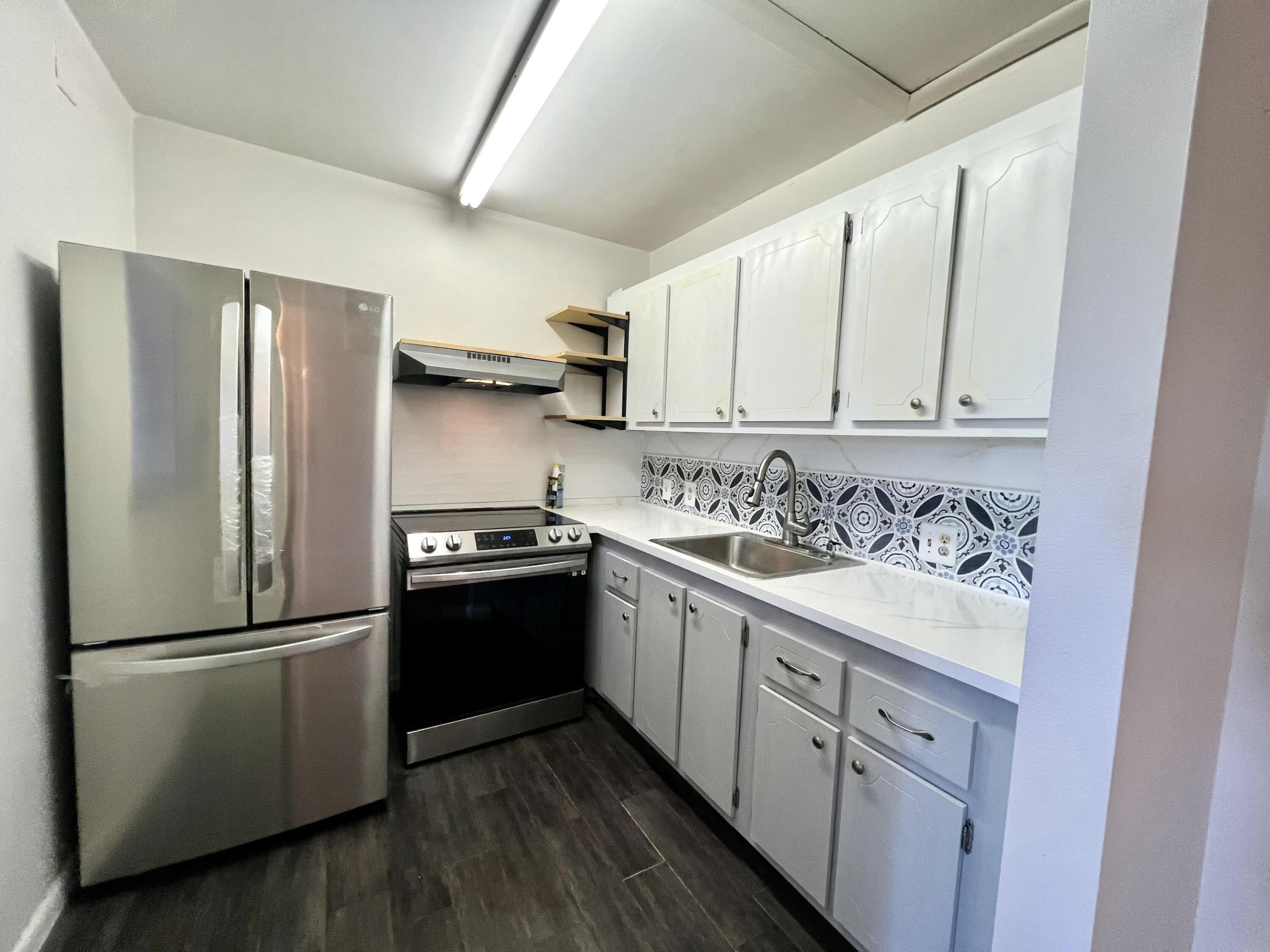209 Suffolk E Property Photo 15