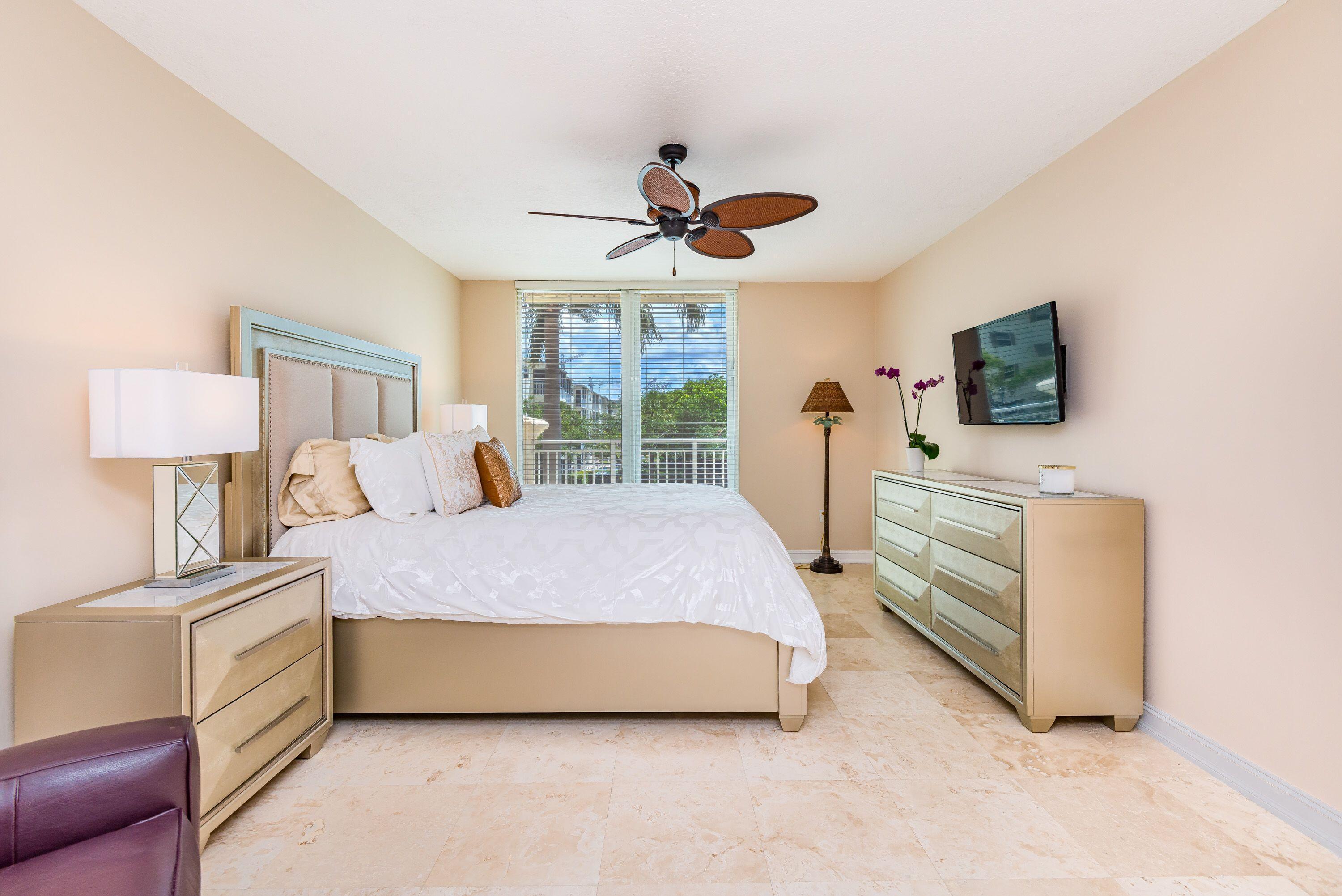 99 Se Mizner Boulevard 215 Property Photo 11